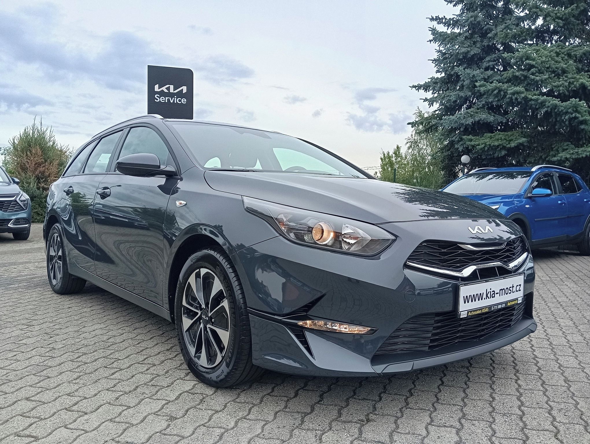 Kia Cee´d SW, 1.5 T-GDi 7DCT automat SPIN - fotka 2