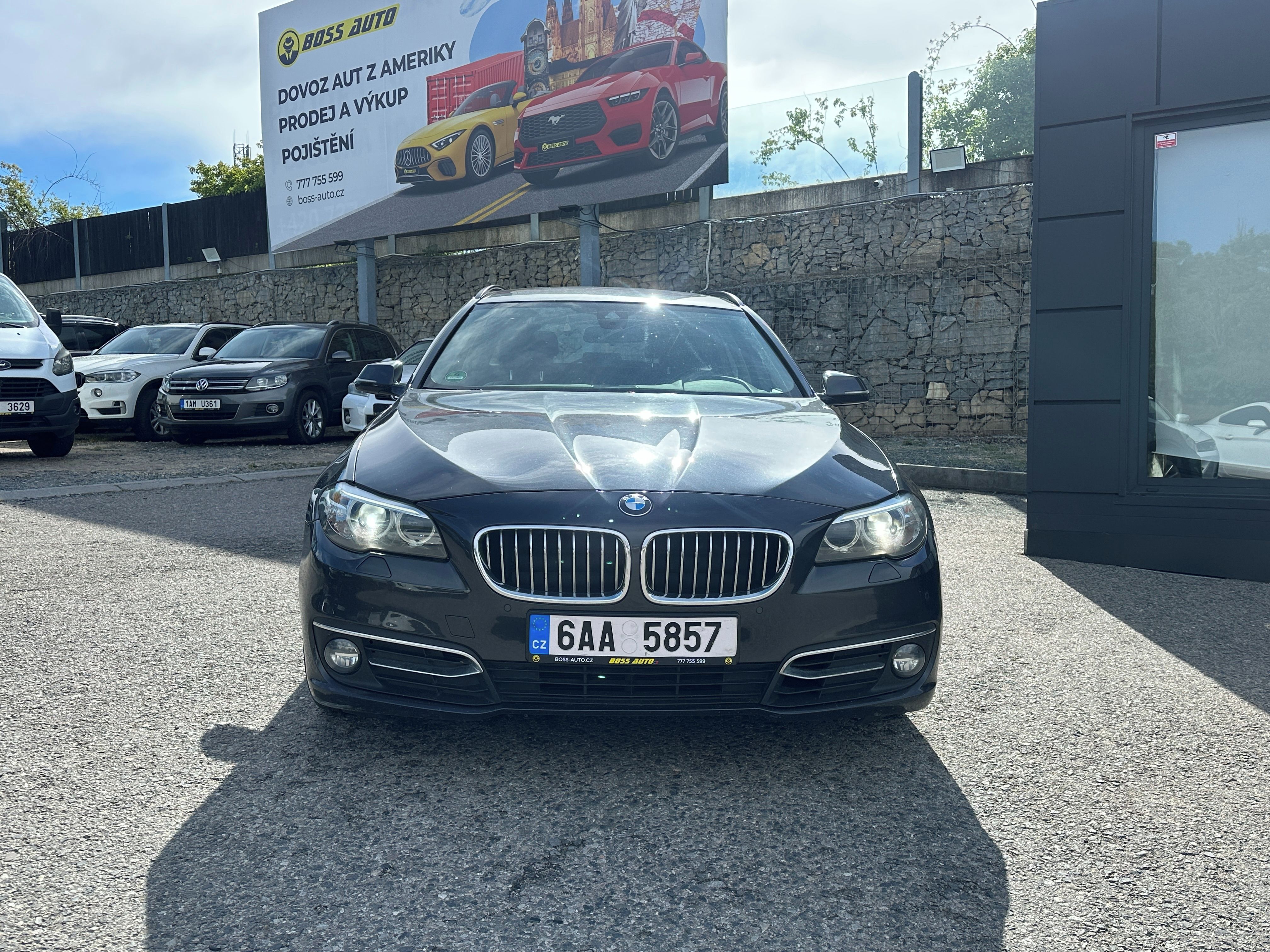 BMW Řada 5, BMW 520D 2014 - fotka 3