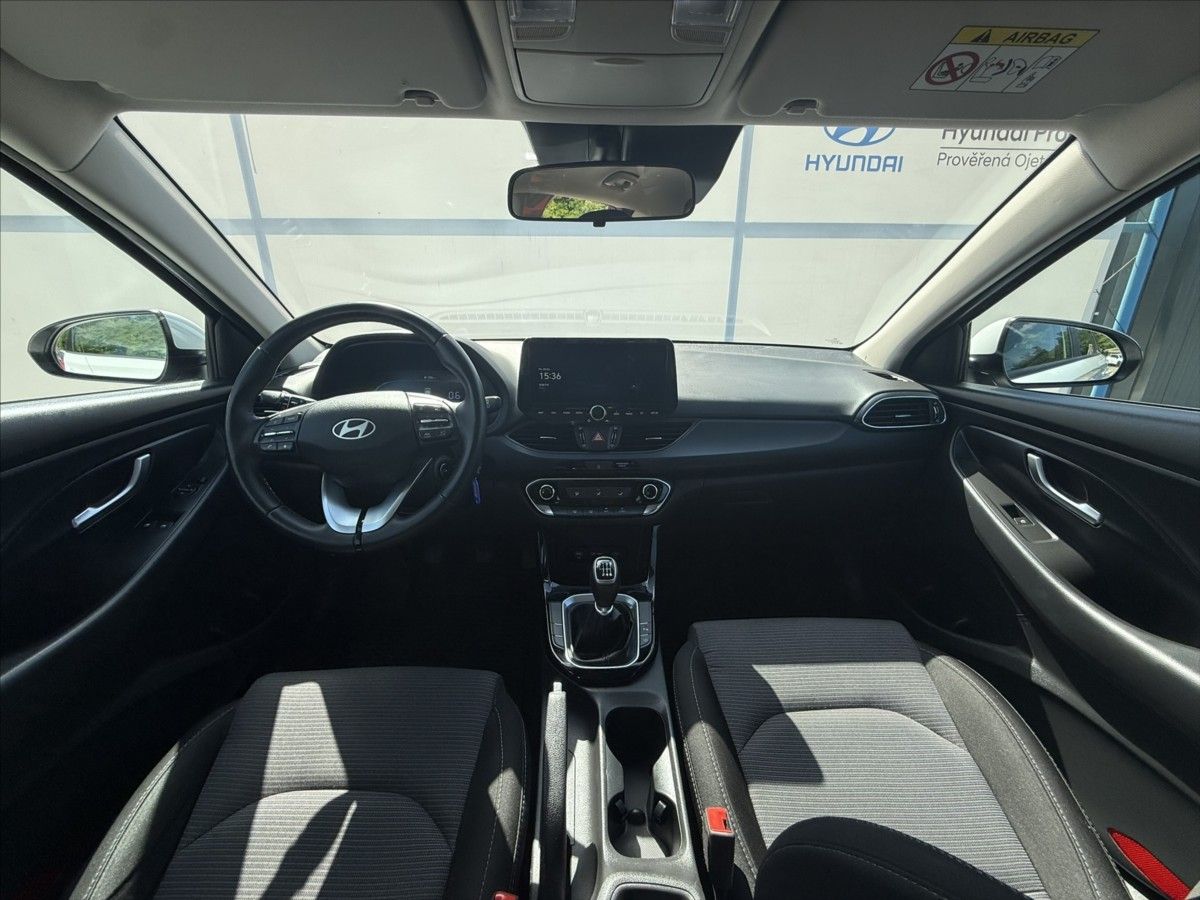 Hyundai i30, 1,5 CVVT 71kW Comfort - fotka 5