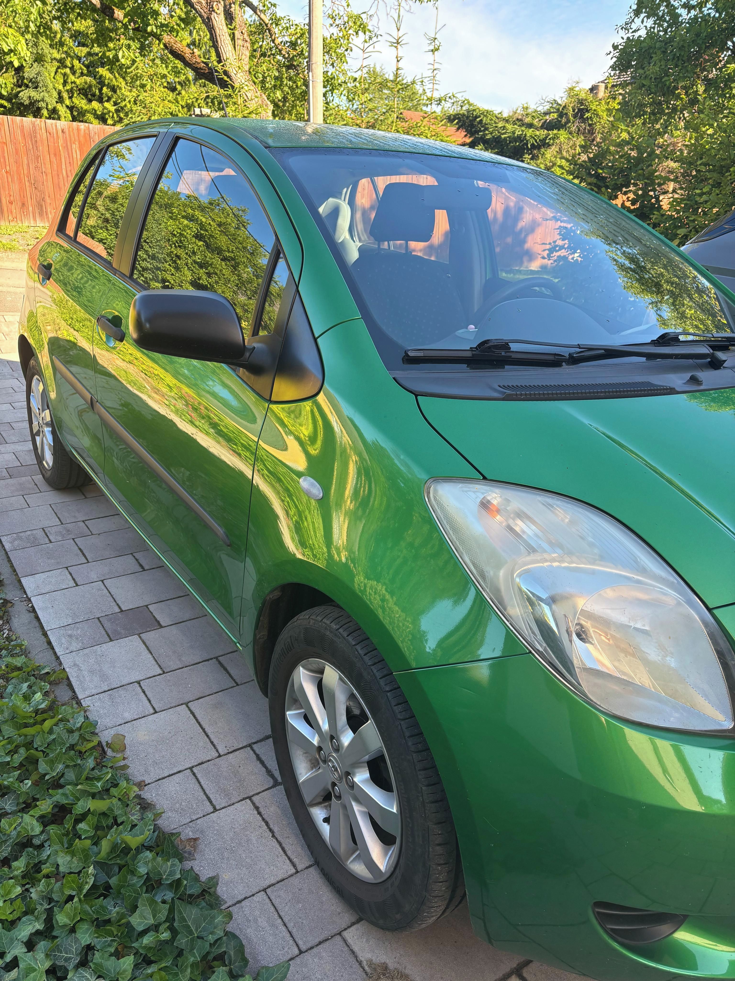 Toyota Yaris, bez závad, 2 sady kol - fotka 3