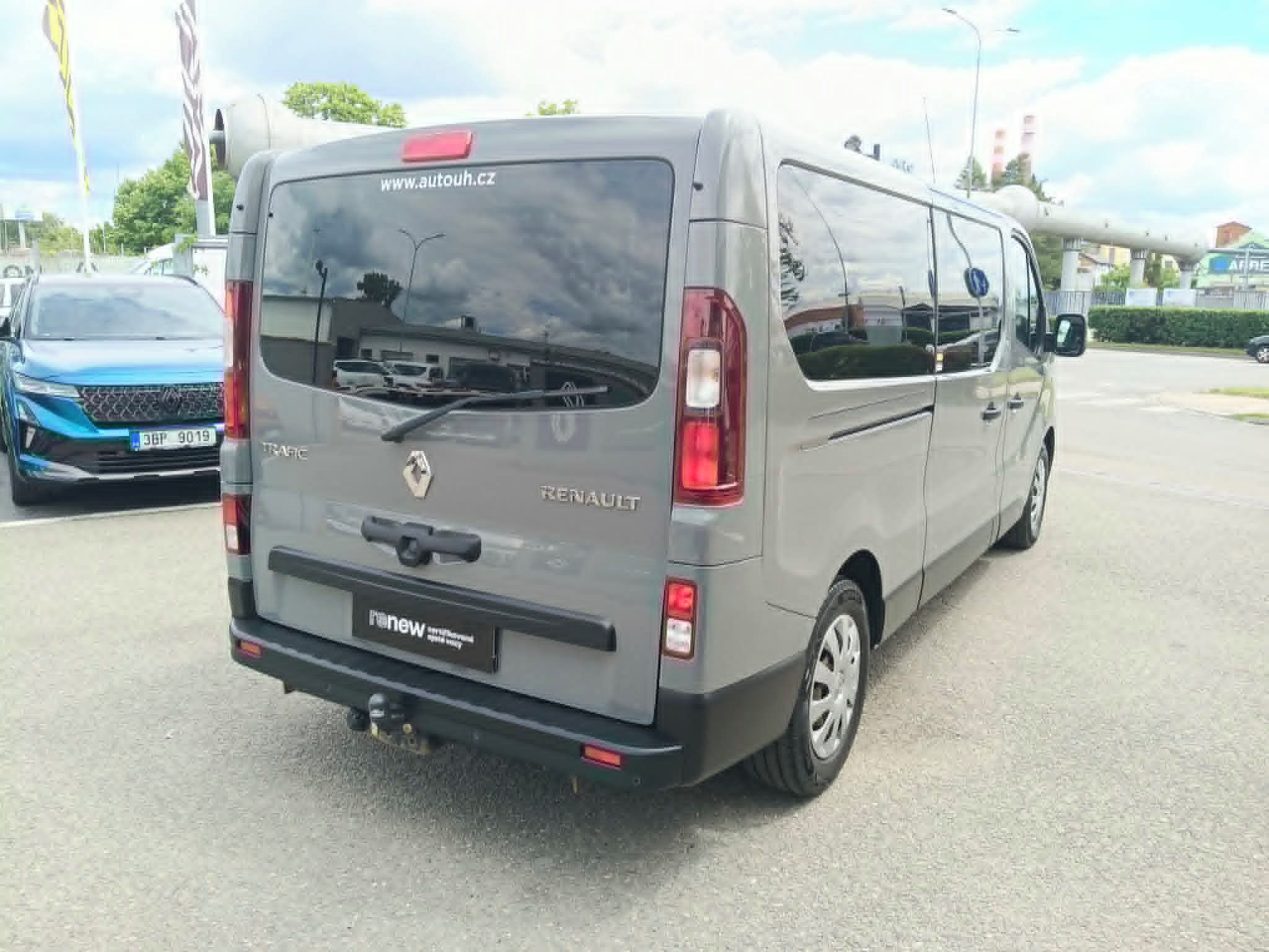 Renault Trafic, 1.6 dCi, Passenger, 8 míst 92k - fotka 5