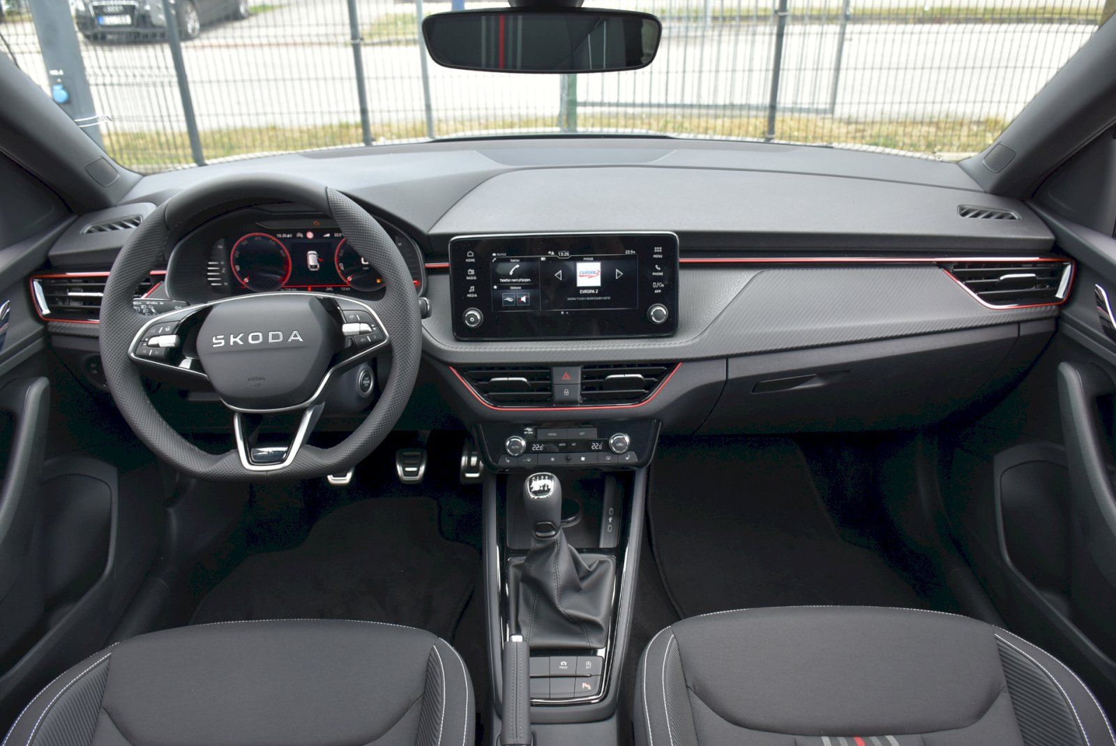 Škoda Scala, Monte Carlo 1,0 TSI 85 kW 6° m - fotka 5