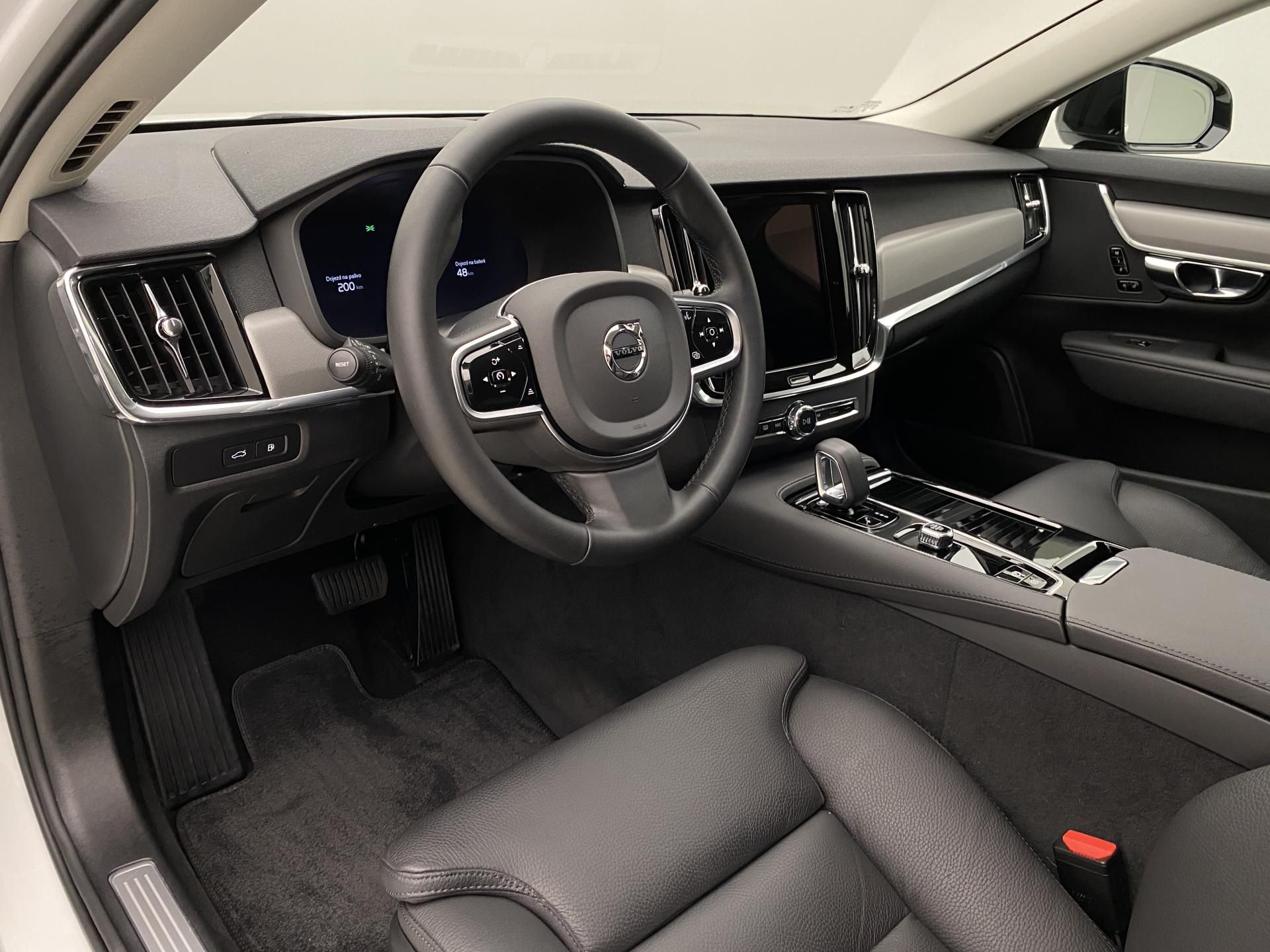 Volvo V90, T6 AWD RECHARGE DARK PLUS - fotka 4