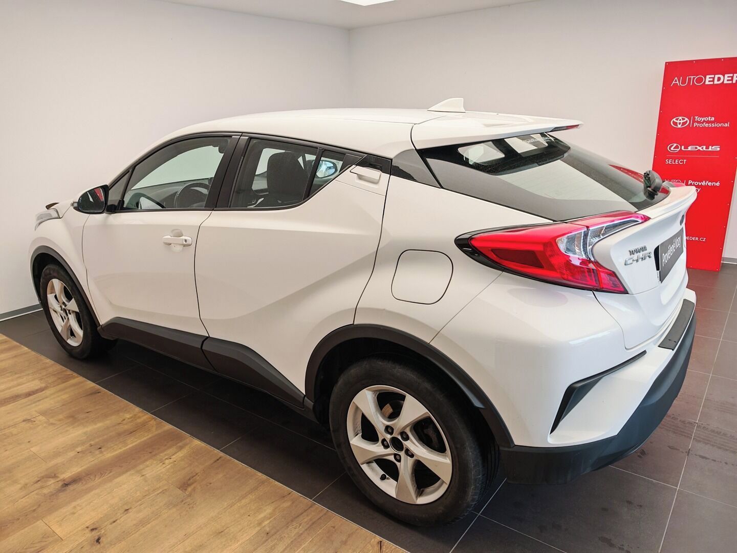 Toyota C-HR, 1.2 Turbo 85kW Active - fotka 6