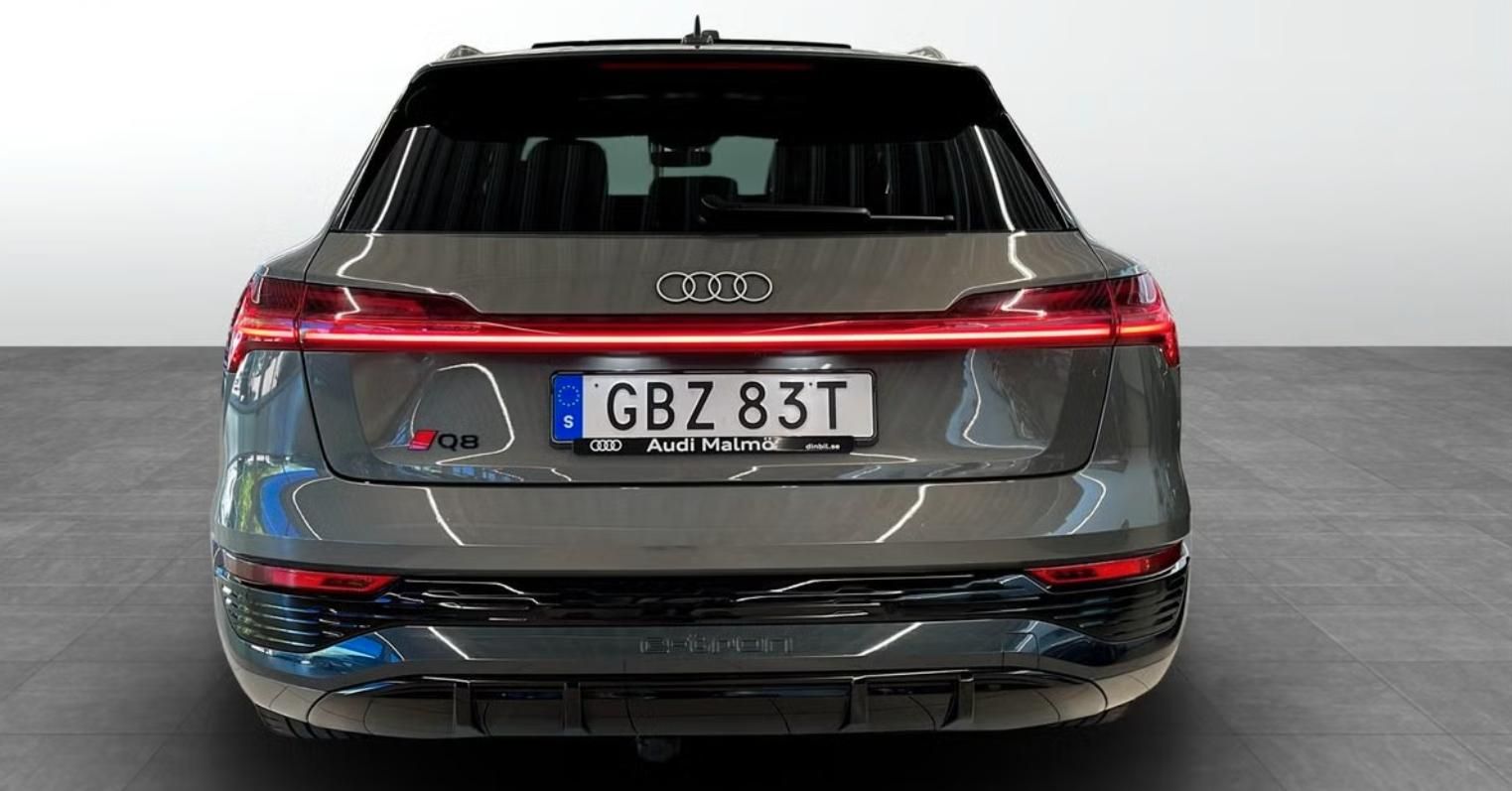Audi Q8 e-tron, 55 Q 360k Pano. Matrix 4 zóny - fotka 5