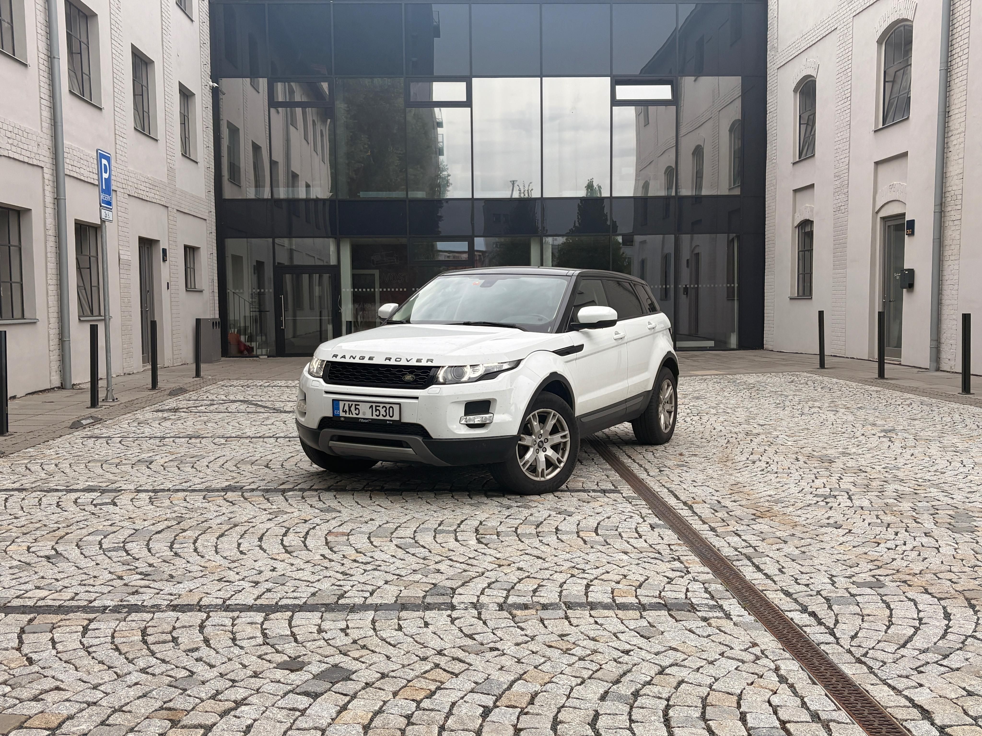 Land Rover Range Rover Evoque, Hezký kousek s CarPlay