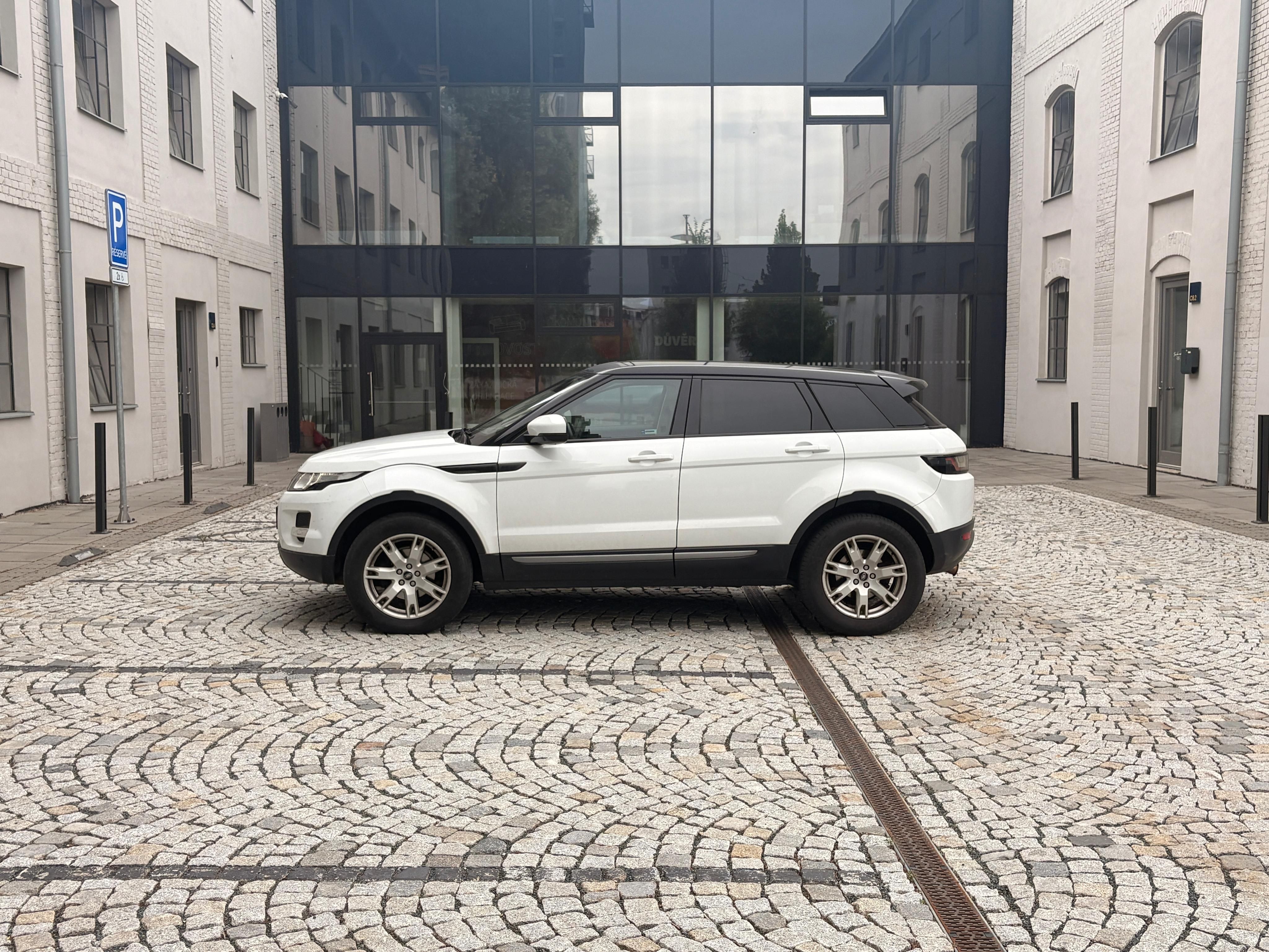 Land Rover Range Rover Evoque, Hezký kousek s CarPlay - fotka 2