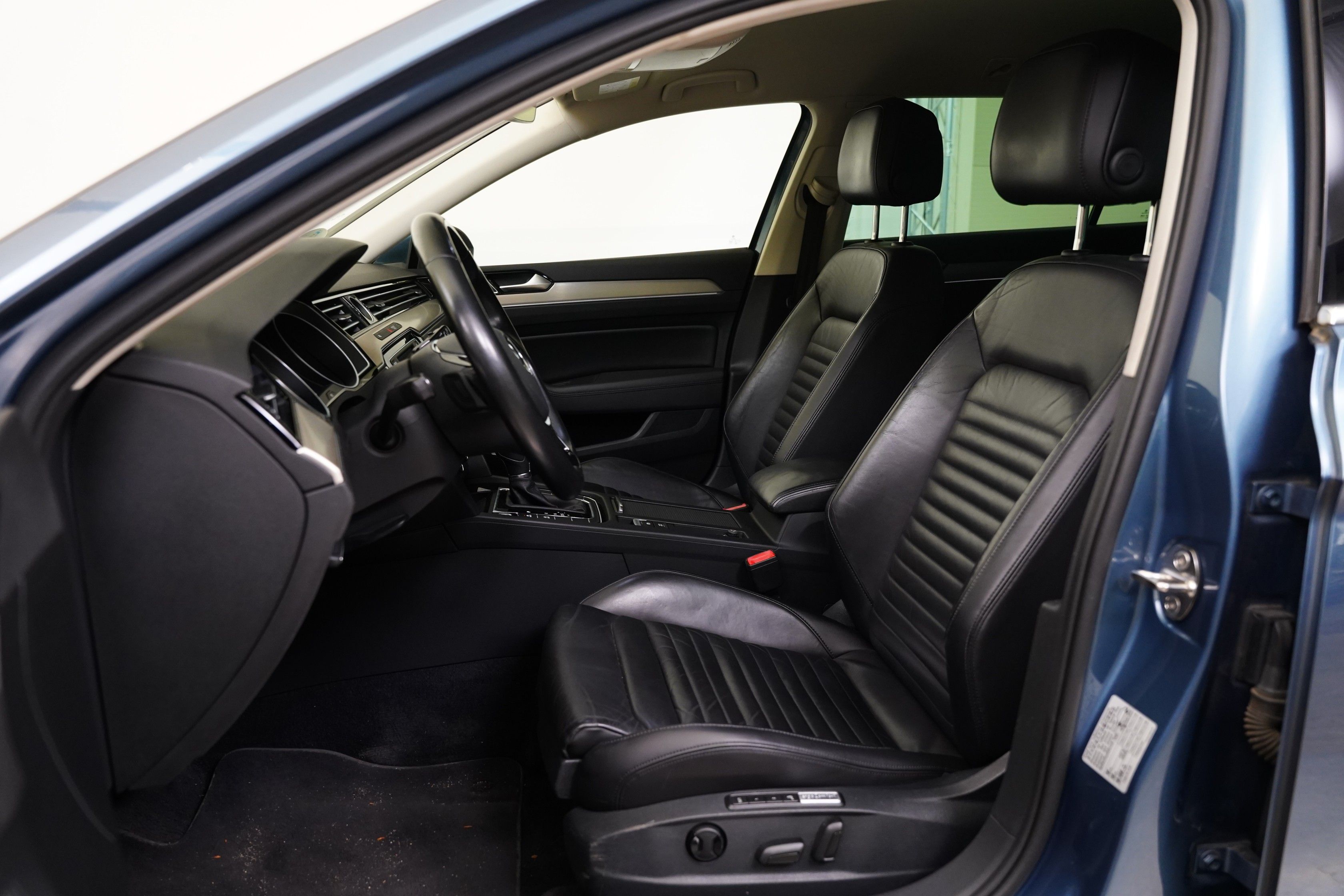 Volkswagen Passat, 2.0 TDI 140 kW Highline - fotka 5