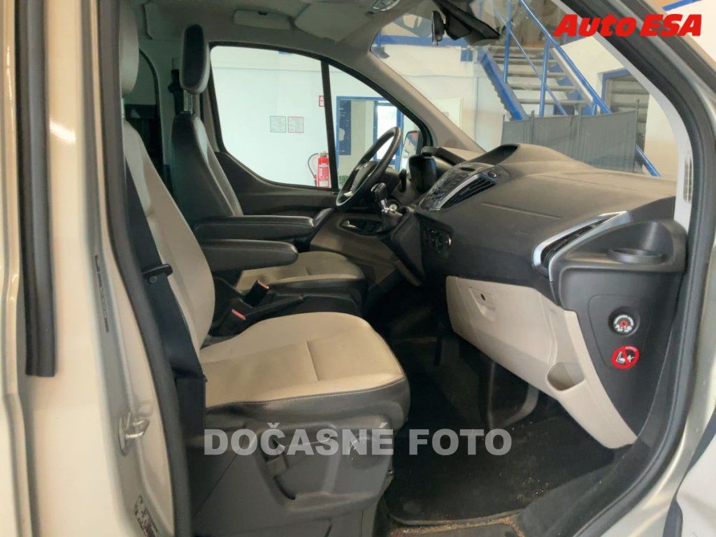 Ford Tourneo Custom, 2.2TDCi L2,TITANIUM,114kW - fotka 6