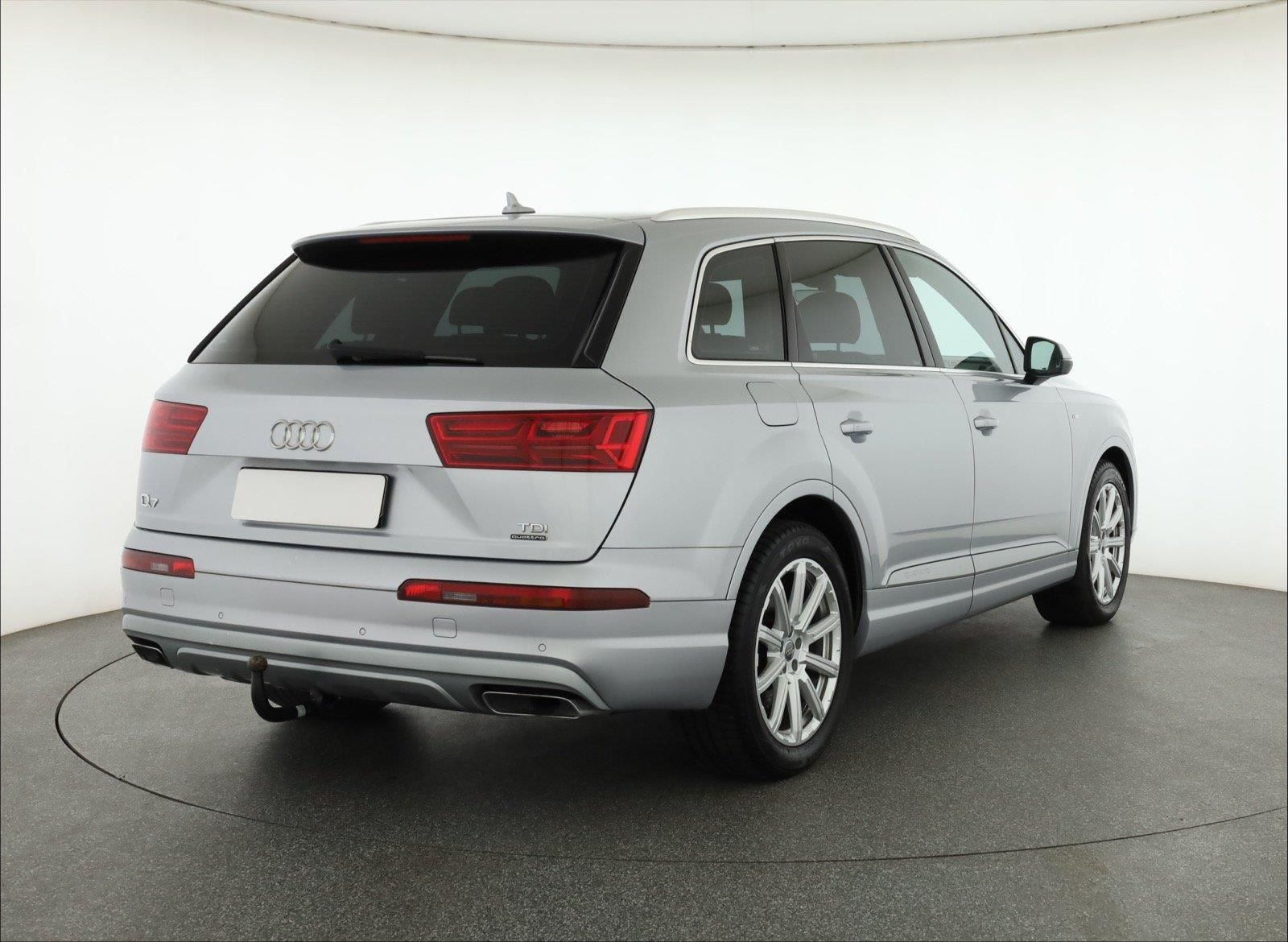 Audi Q7, 3.0 TDI, 4X4, Automat, 7 míst - fotka 5