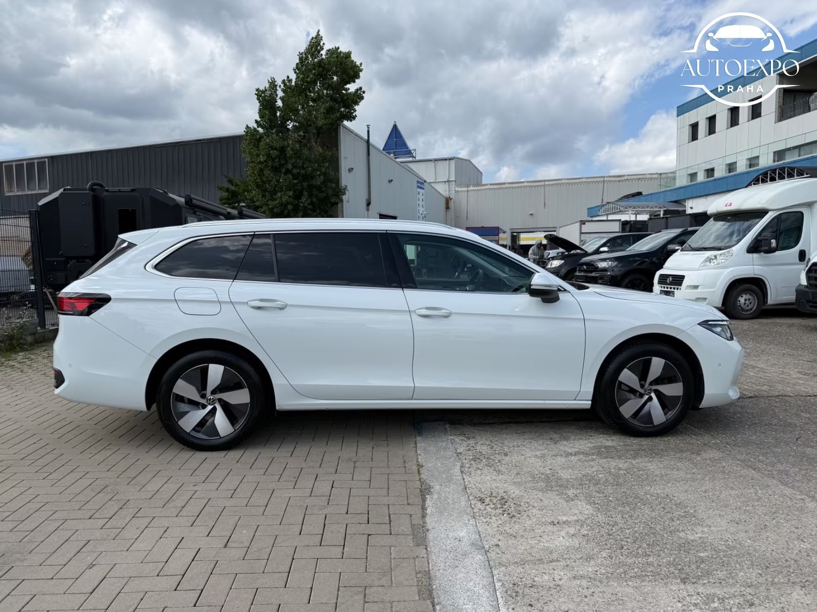 Volkswagen Passat Variant, Passat1.5 eTSI Business/Kamera - fotka 6