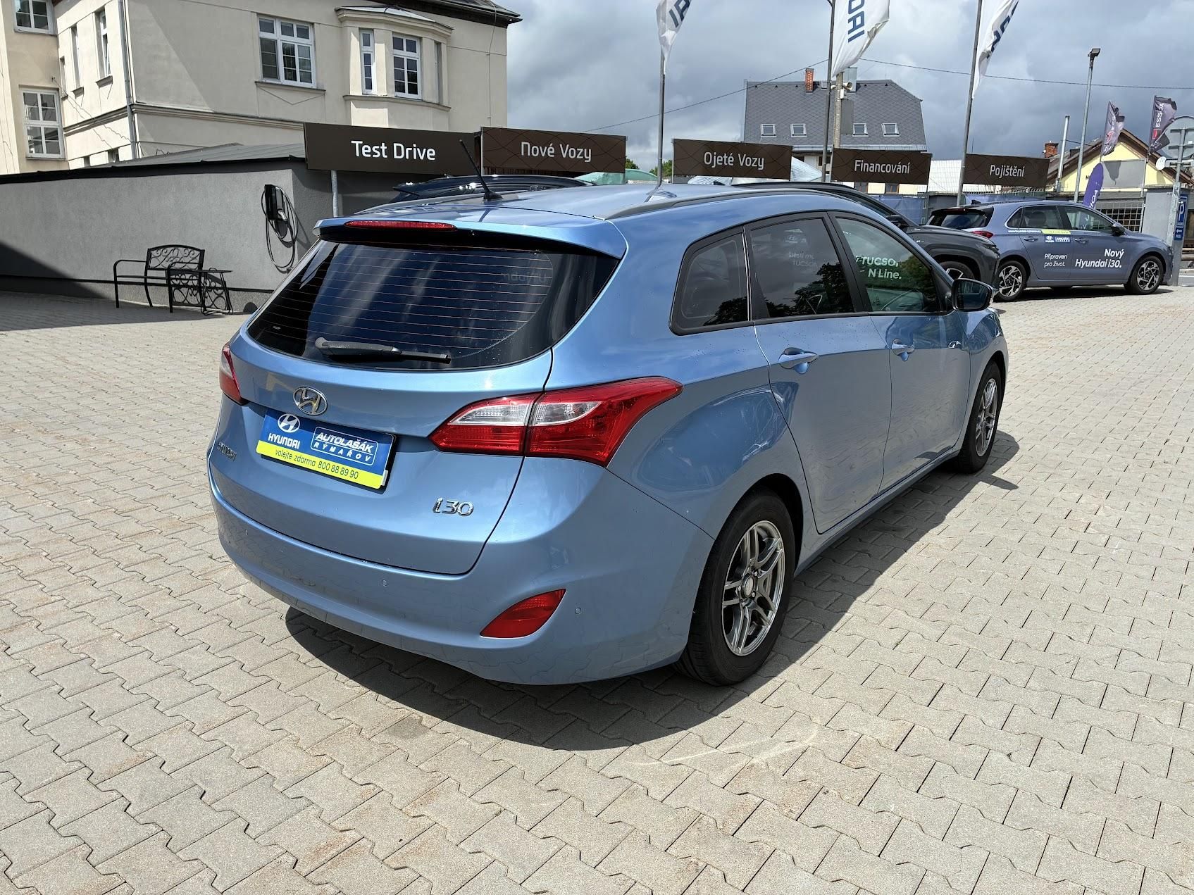 Hyundai i30, WG 1.6i 88Kw TRIKOLOR KLIMA - fotka 2