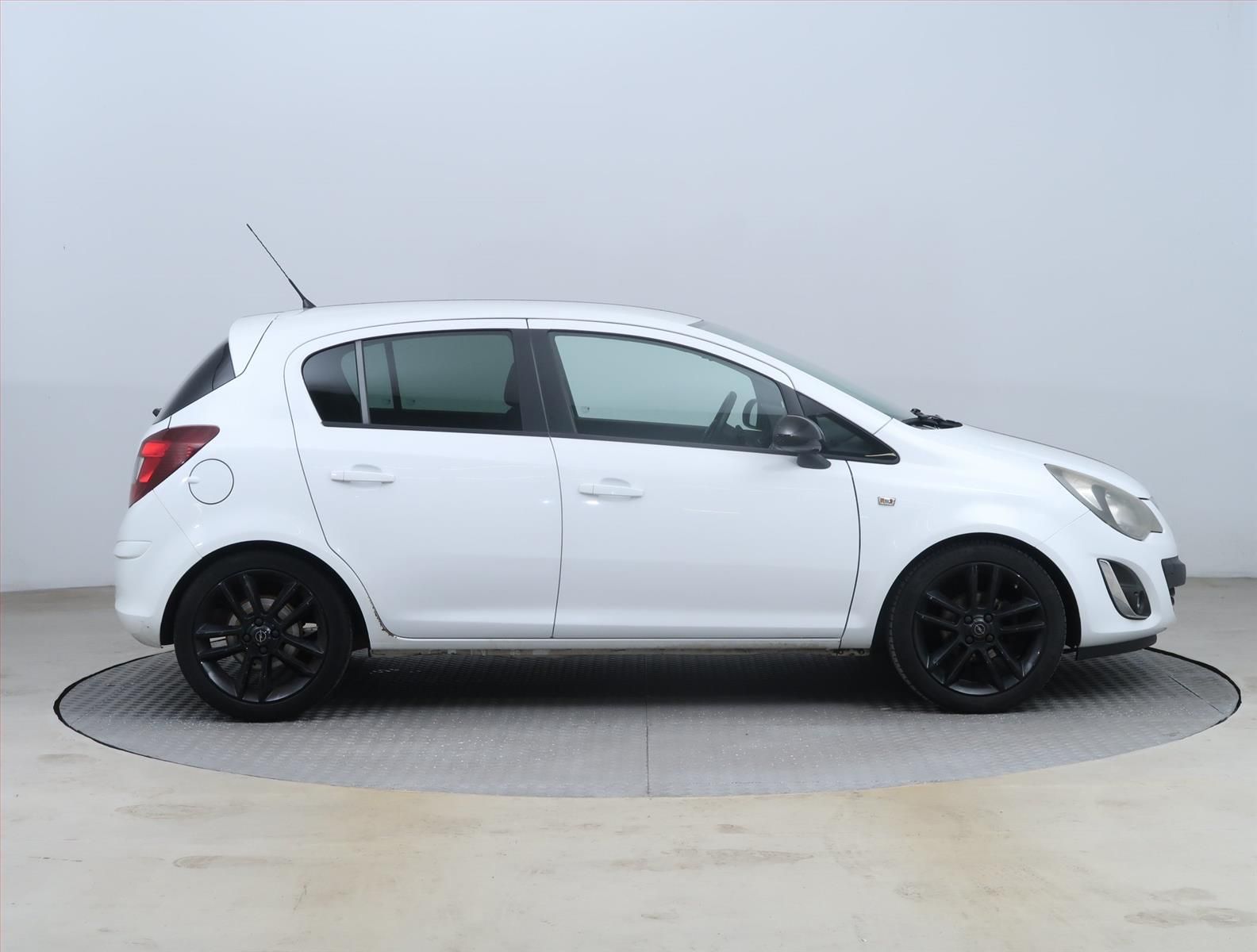 Opel Corsa, 1.2, Serv.kniha, Klima - fotka 6