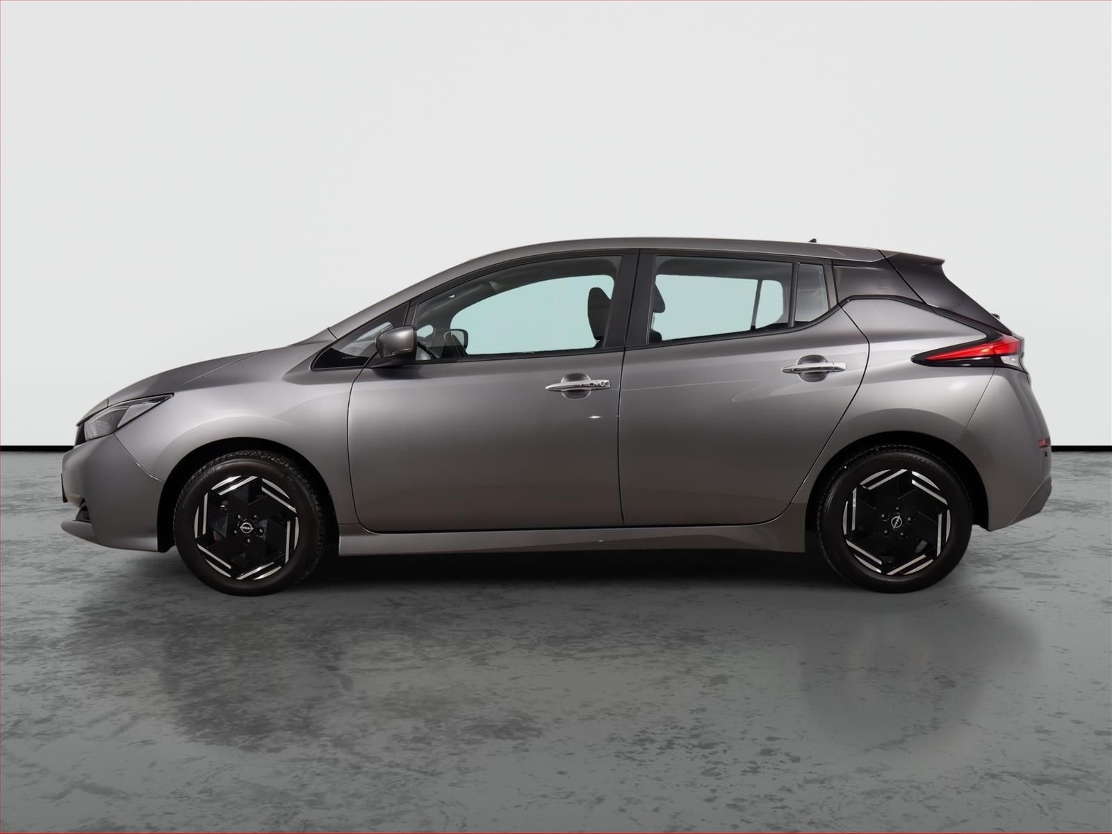 Nissan LEAF, 40 kWh, SoH 90%, Automat - fotka 3