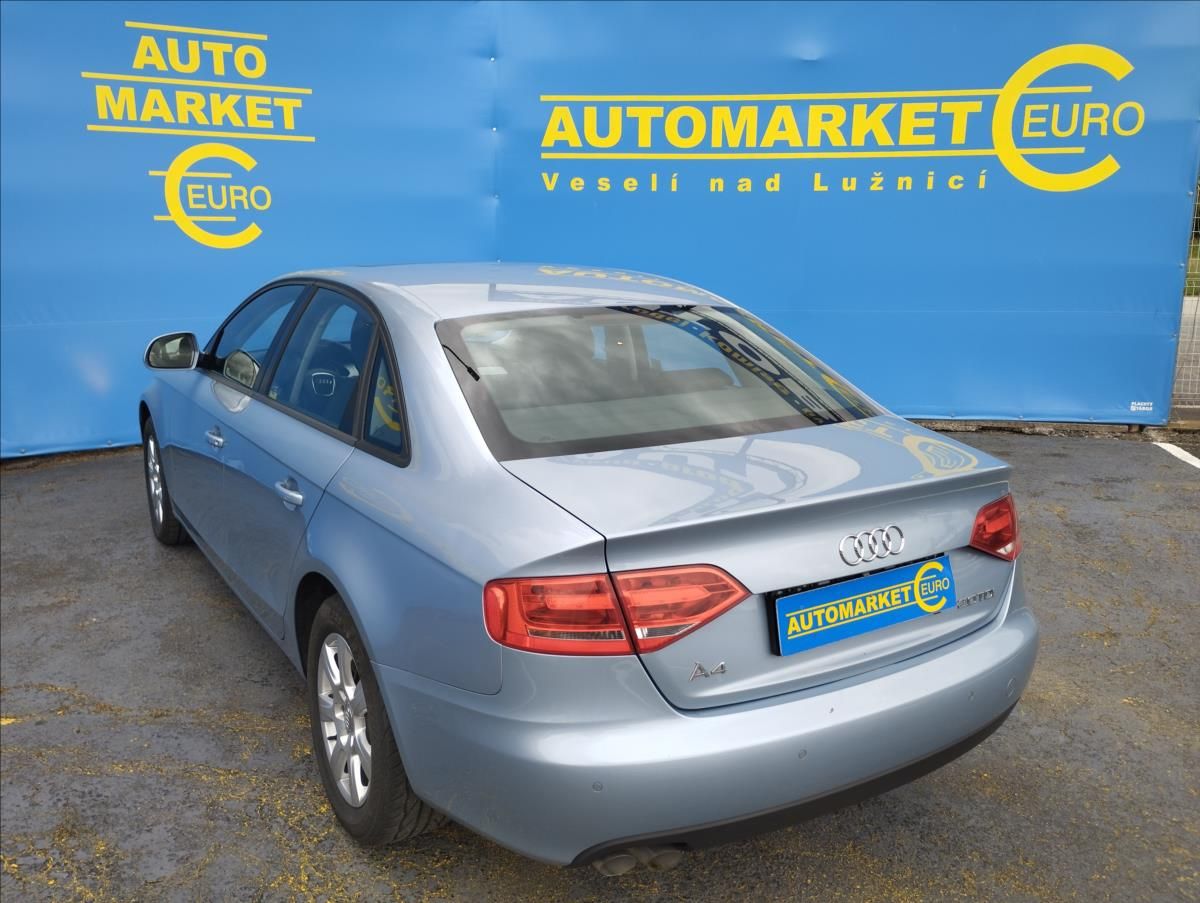 Audi A4, 2,0 105KW - fotka 6