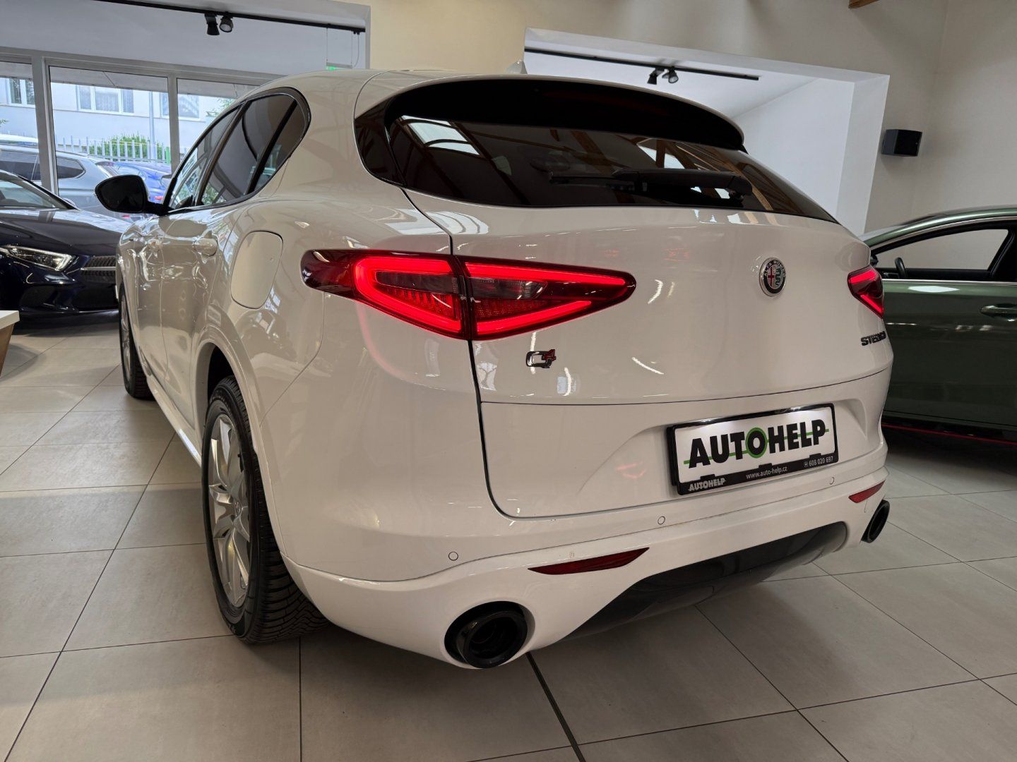 Alfa Romeo Stelvio, 2.0 280 HP Veloce 8AT Q4 - fotka 6