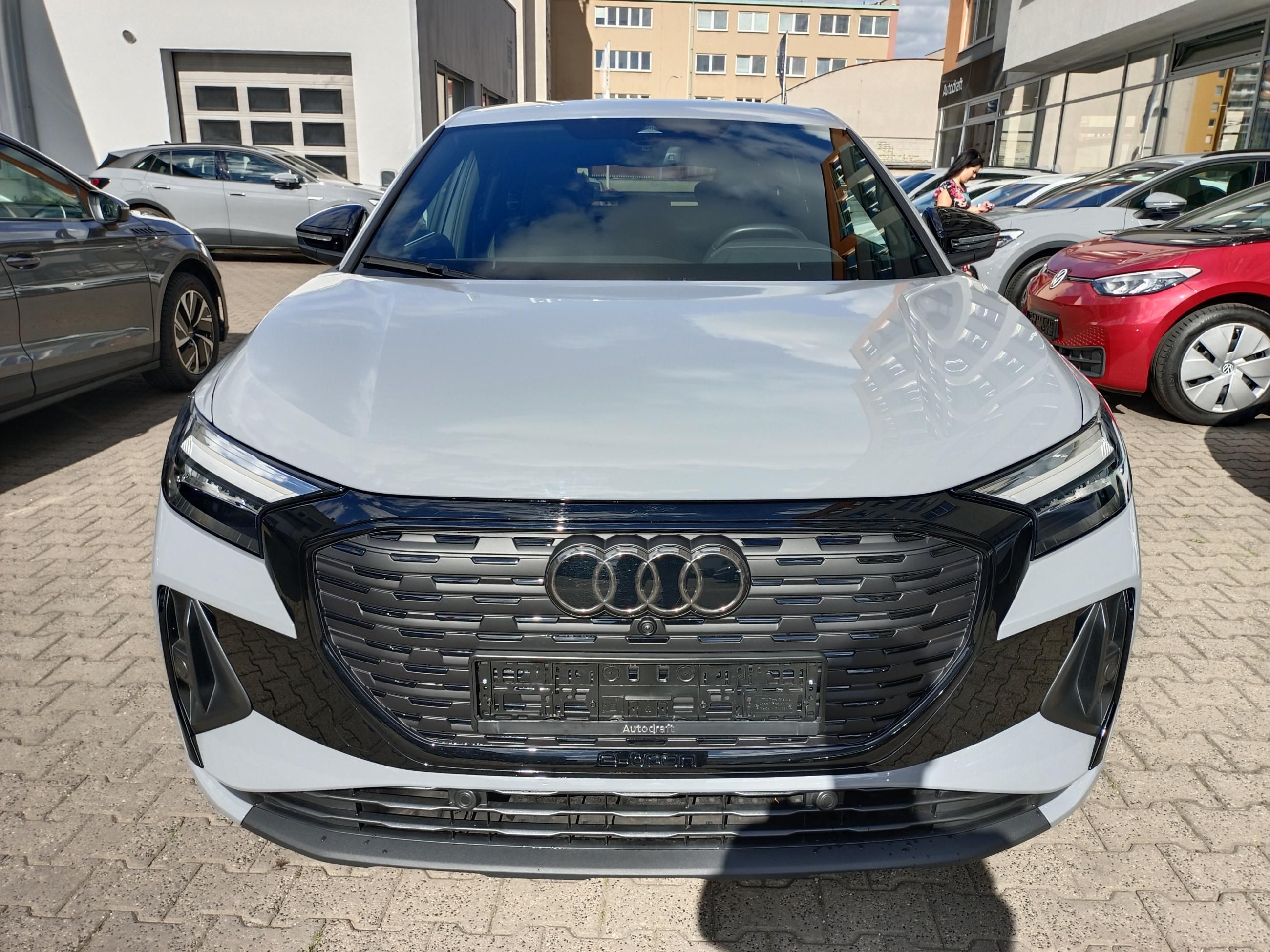 Audi Q4 e-tron, Sportback 50 4x4 S-Line 195kW - fotka 2