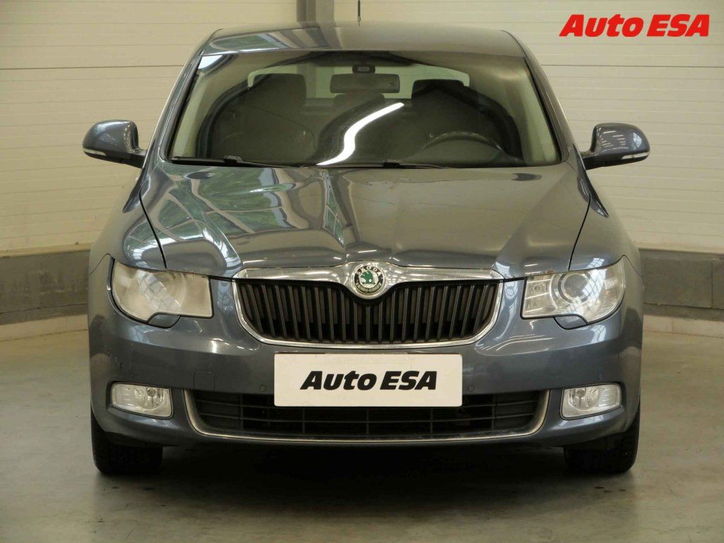 Škoda Superb, 2.0 TDi,xenon,autoAC - fotka 2