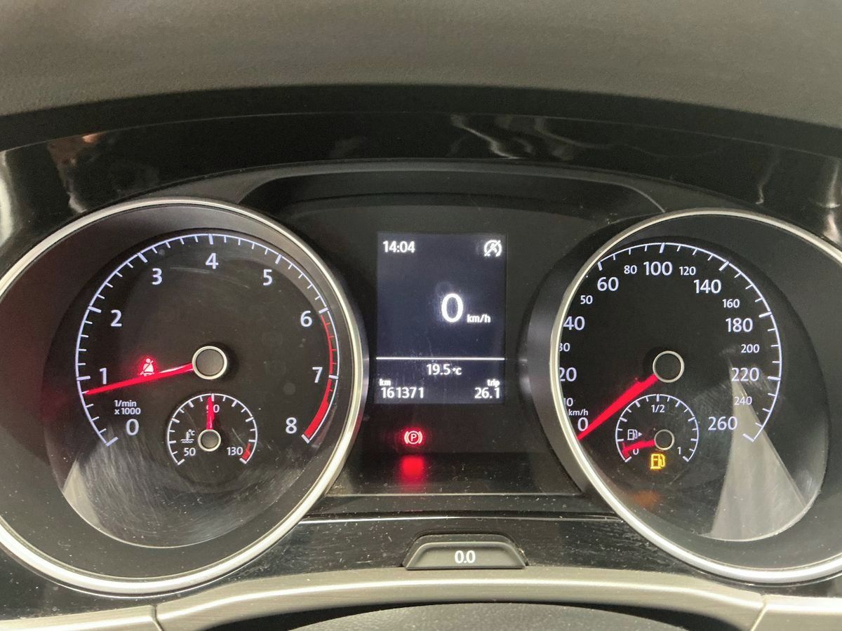 Volkswagen Touran, 1.2Tsi 81KW 7-MÍST ŘEMEN TOP - fotka 2