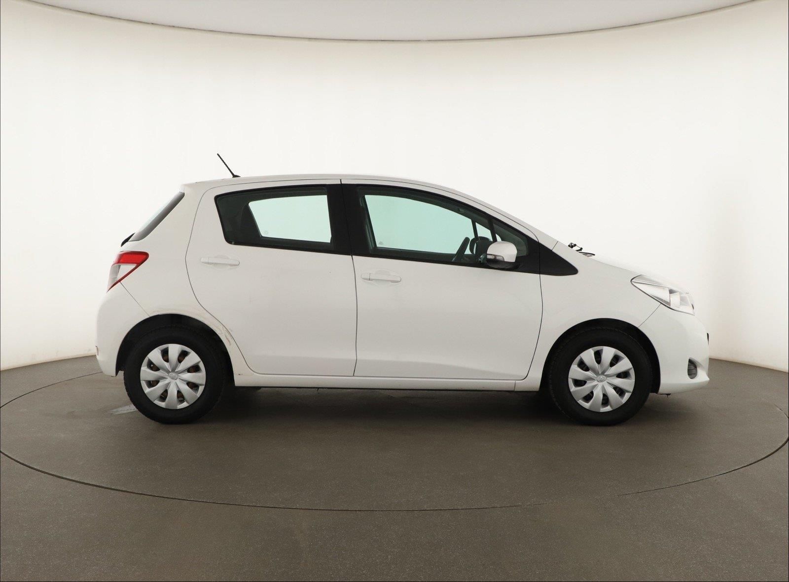 Toyota Yaris, 1.33 Dual VVT-i, Klima - fotka 6