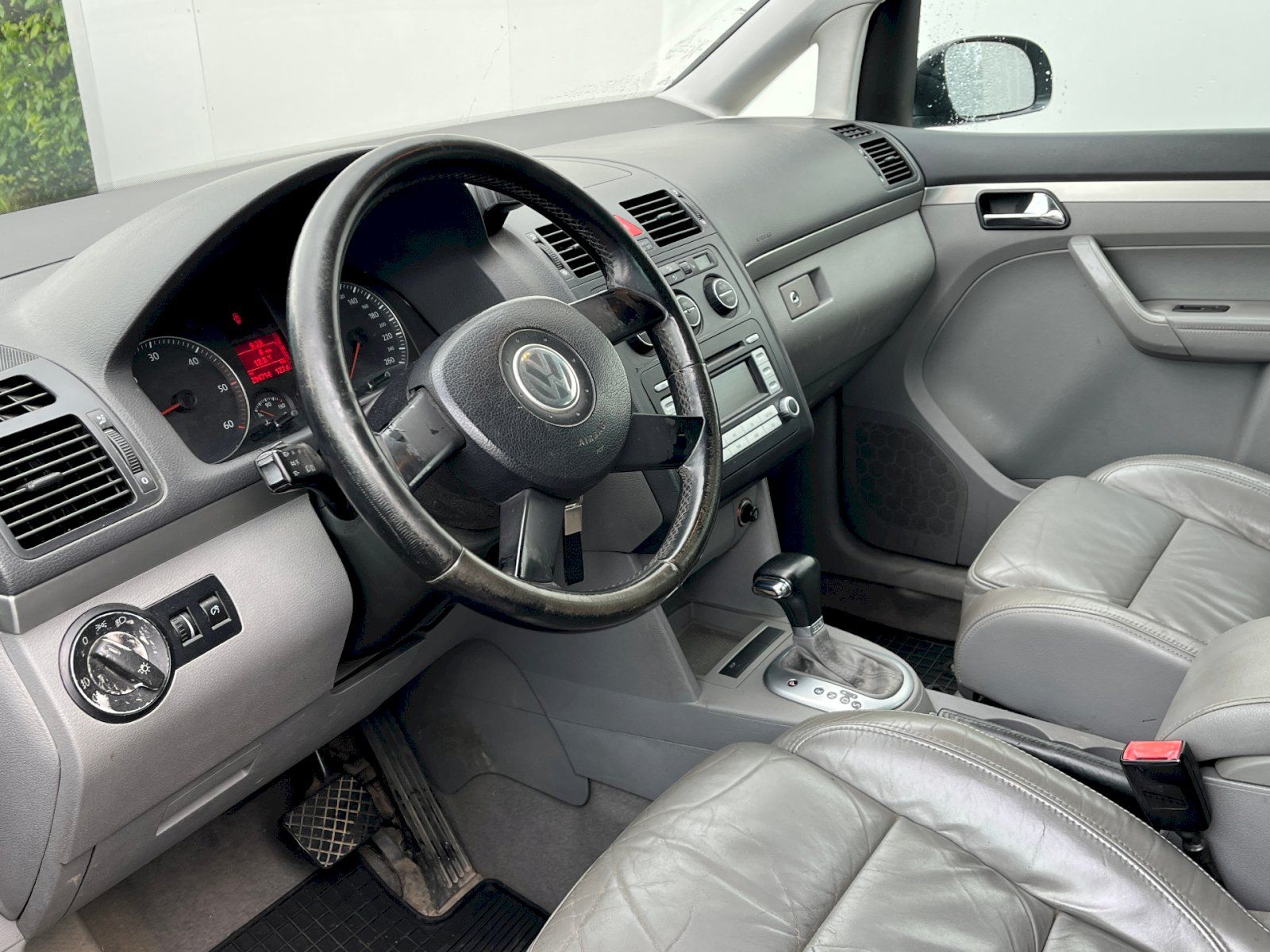 Volkswagen Touran, 2.0 TDI 103 kW DSG Highline - fotka 6