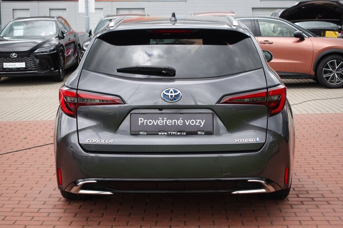 Toyota Corolla, 2,0 HEV Executive TS - fotka 5
