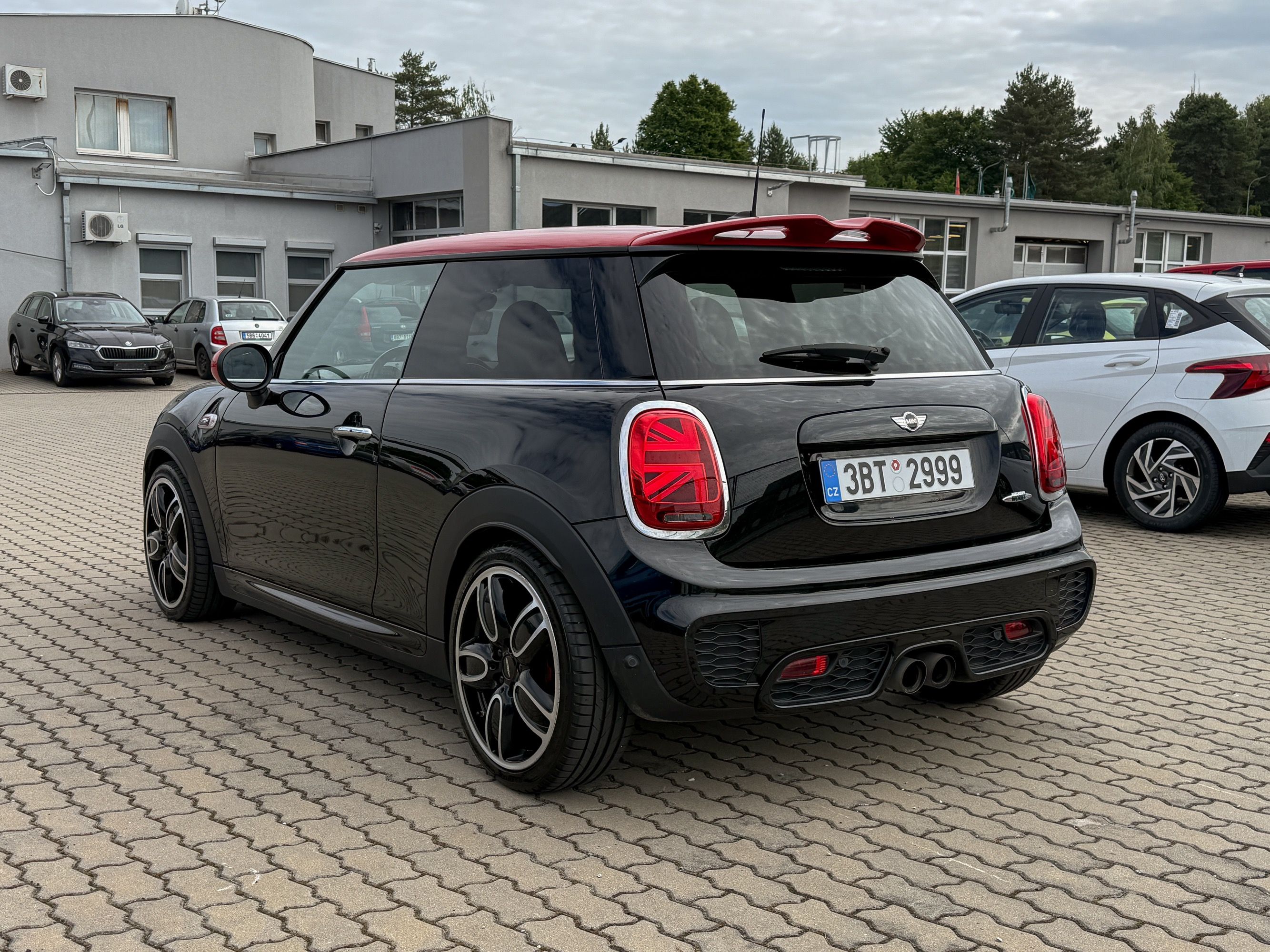 Mini Cooper, 2.0 JCW AT - fotka 5