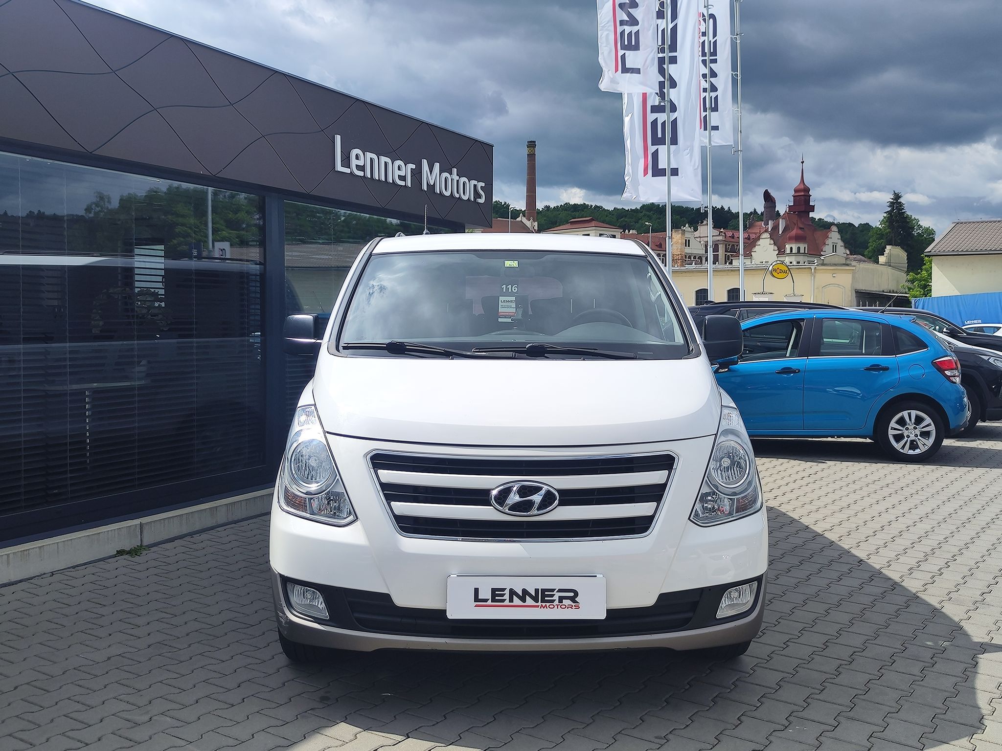 Hyundai H 1, 2.5 CRDi/100kW Tour 8.Míst - fotka 2