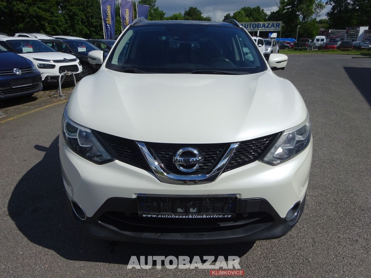 Nissan Qashqai, 1,2i, garance km, Č. 82 - fotka 3