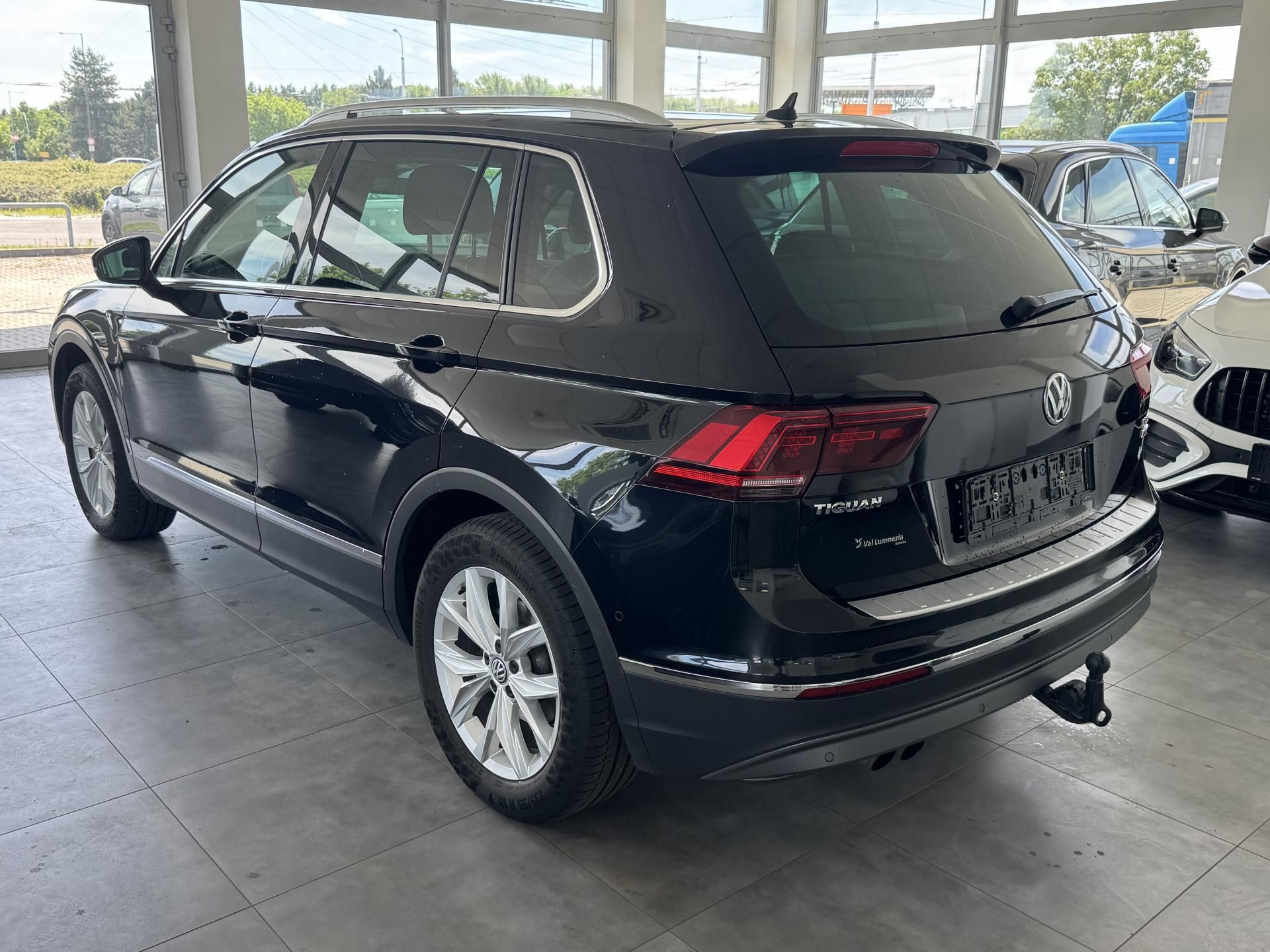 Volkswagen Tiguan, 2,0TSi DSG 4x4 HIGHLINE TAŽNÉ - fotka 5