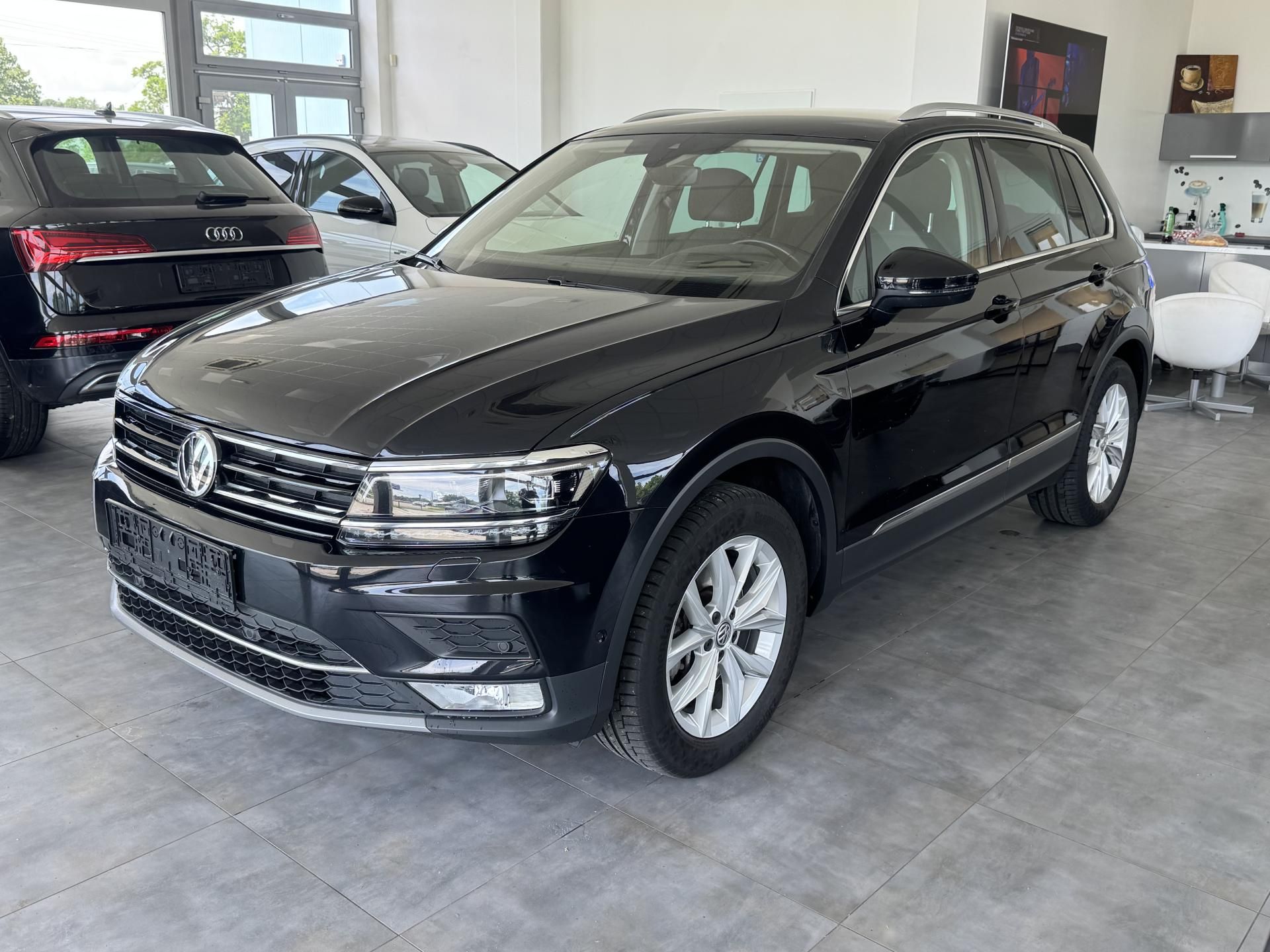 Volkswagen Tiguan, 2,0TSi DSG 4x4 HIGHLINE TAŽNÉ - fotka 3