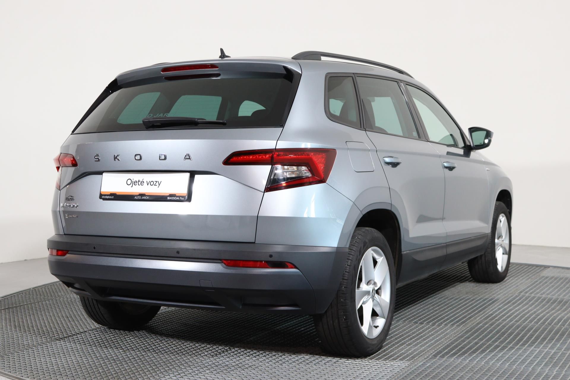 Škoda Karoq, AMBITION 1,0TSI 125 YEARS DRIV - fotka 2