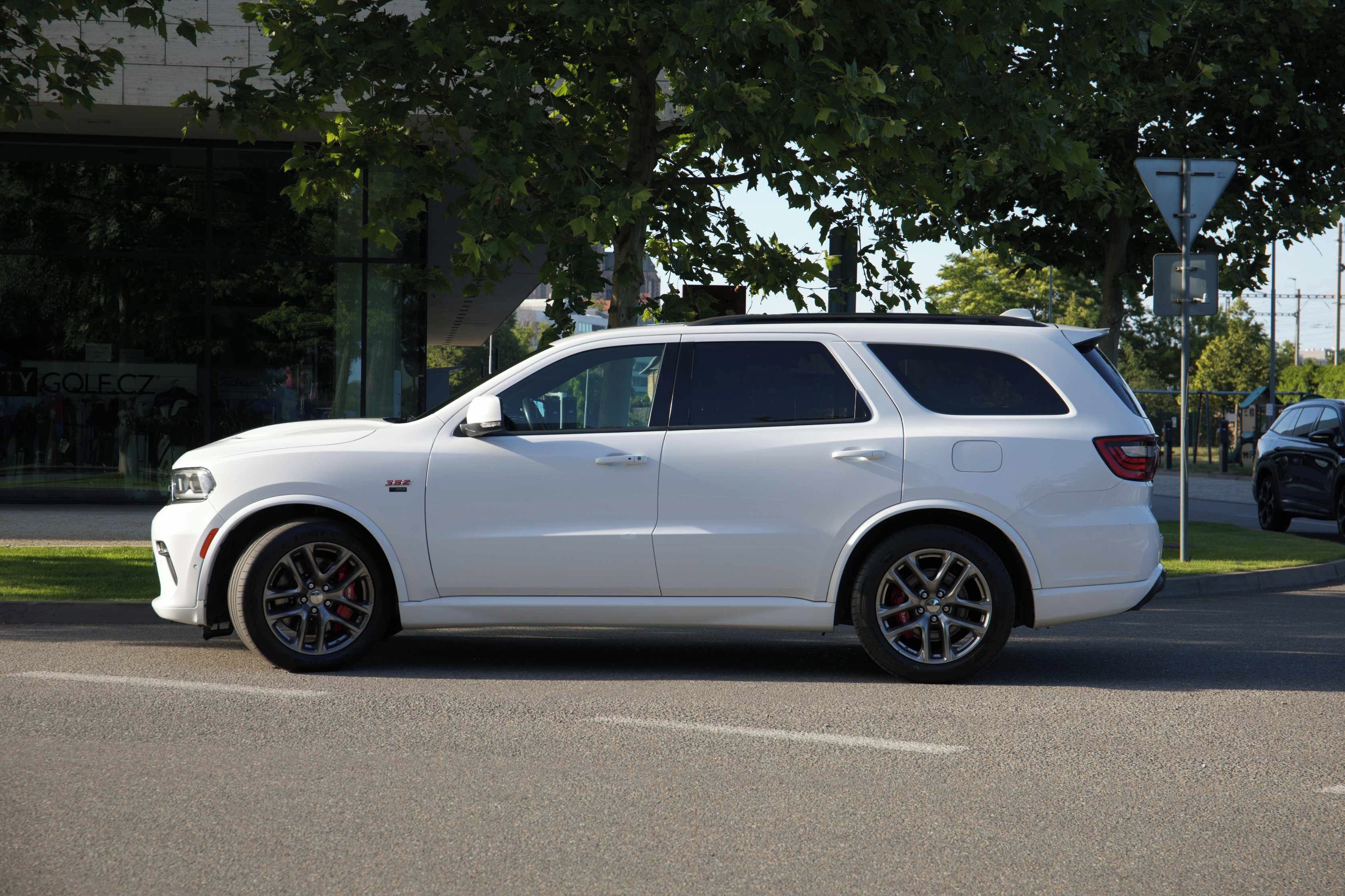 Dodge Durango, SRT 6,4 full výbava- nebourané - fotka 2