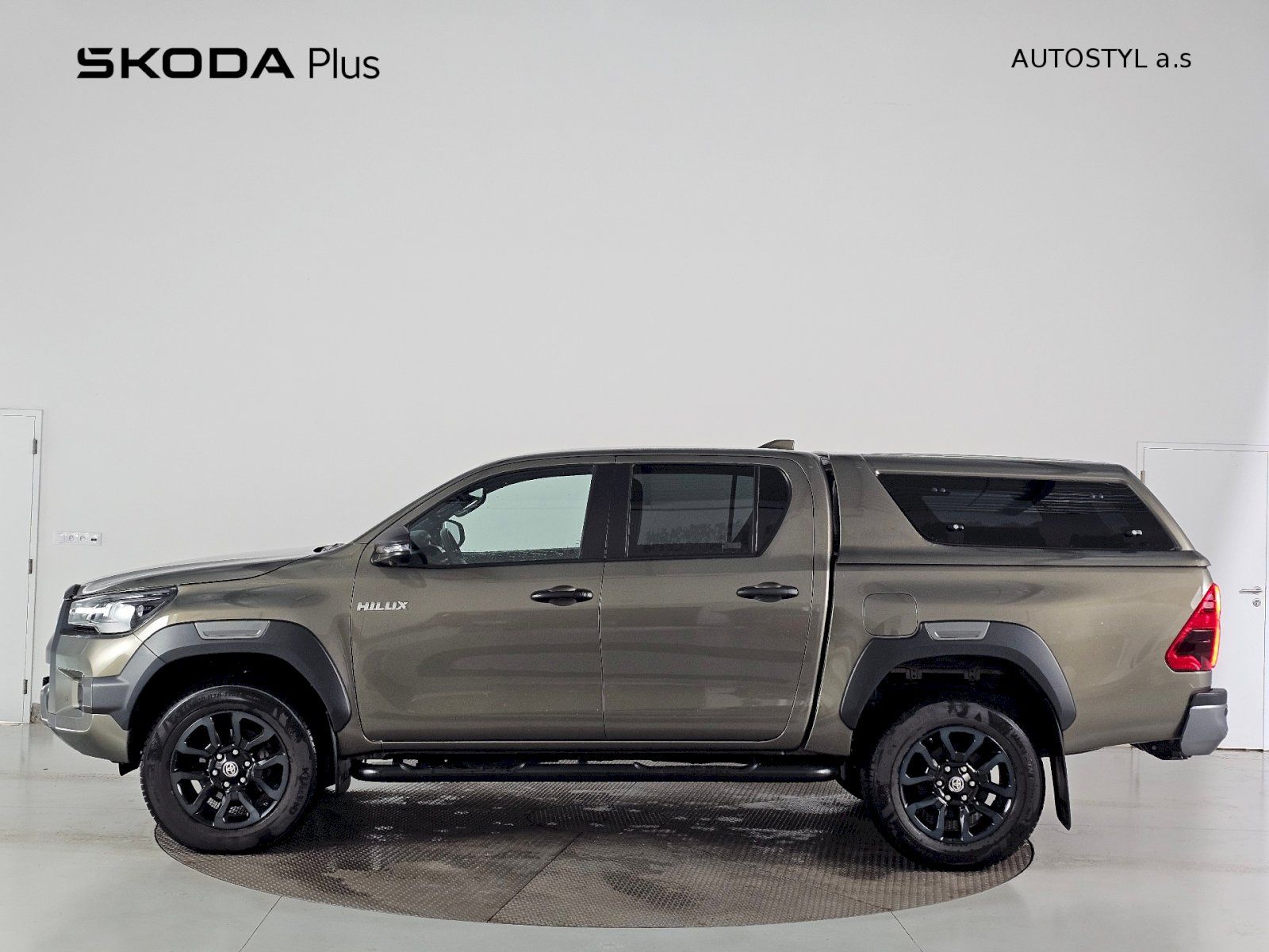 Toyota Hilux, 2.8D-4D 204k 4X4 INVINCIBLE - fotka 3