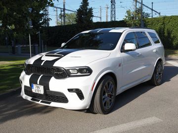SRT 6,4 full výbava- nebourané