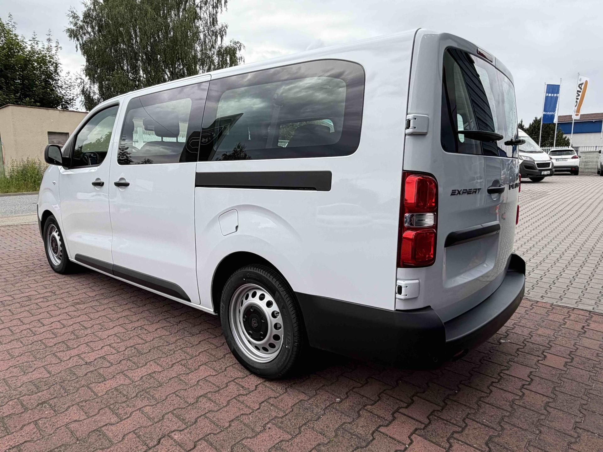 Peugeot Expert, Combi L3 2.2 BlueHDi 150 MAN6 - fotka 3