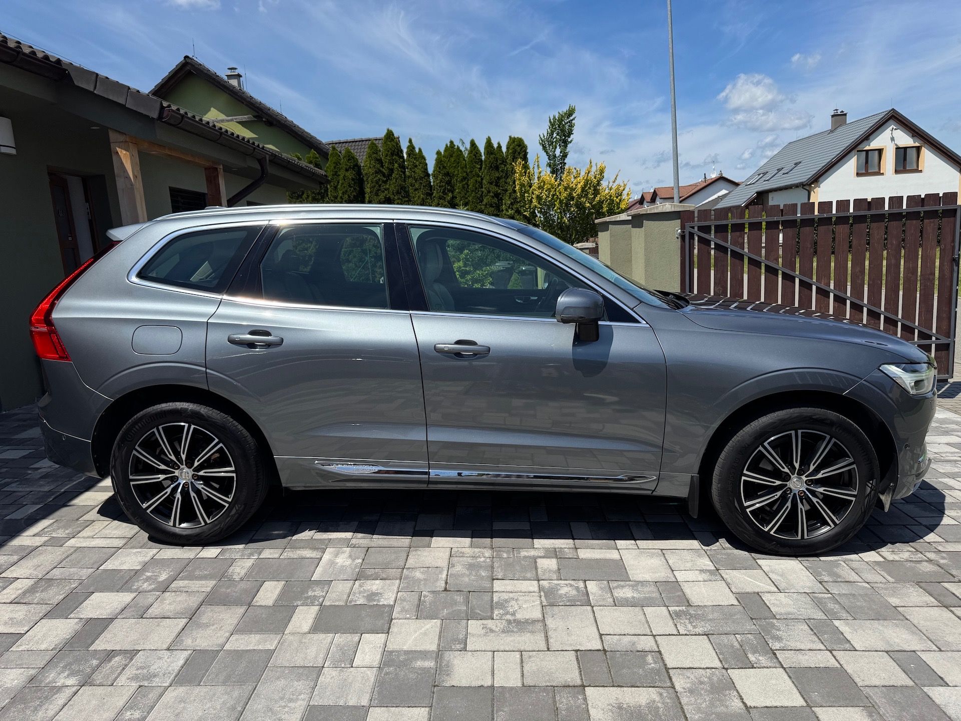 Volvo XC60, T5 184kW AWD Inscription - fotka 2