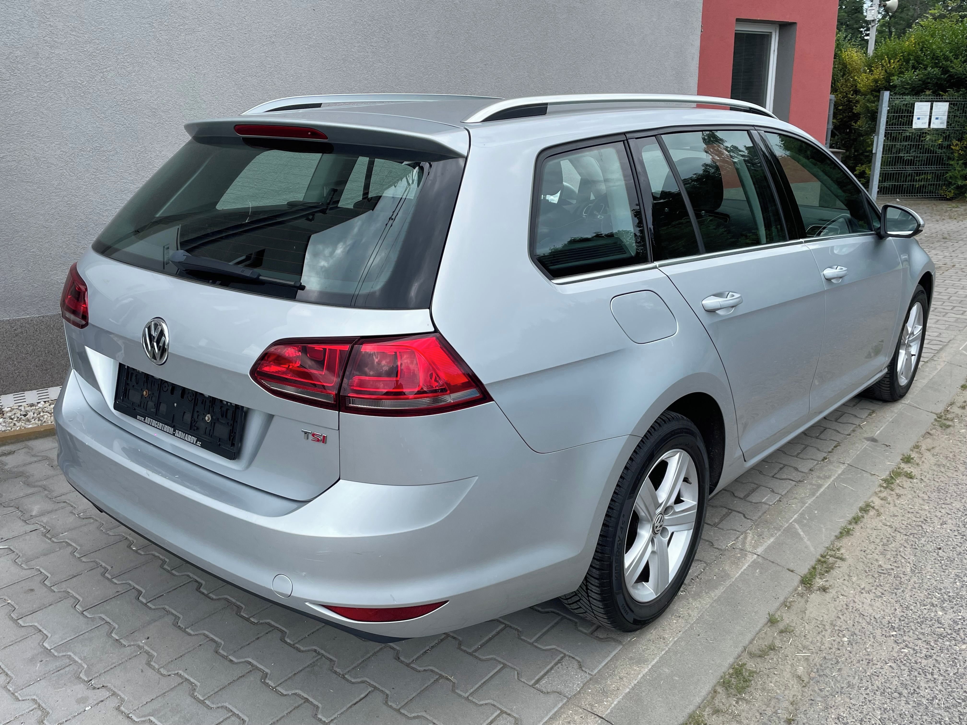 Volkswagen Golf, 1.4 TSI 103 kW Highline - fotka 6