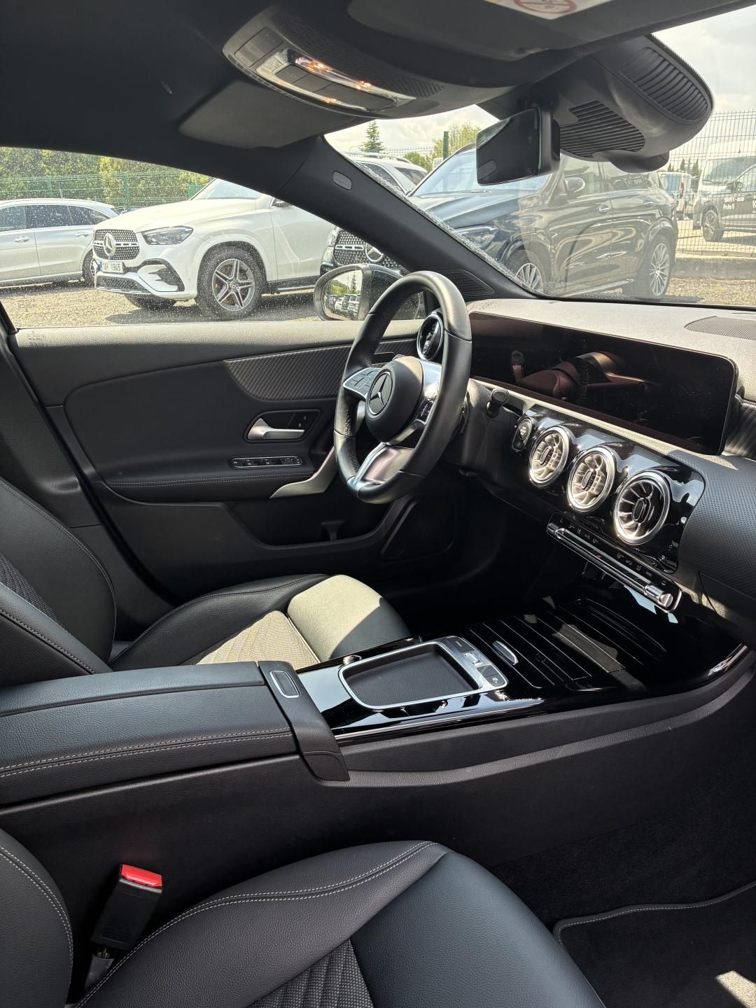 Mercedes-Benz Třídy A, A 200d - fotka 6