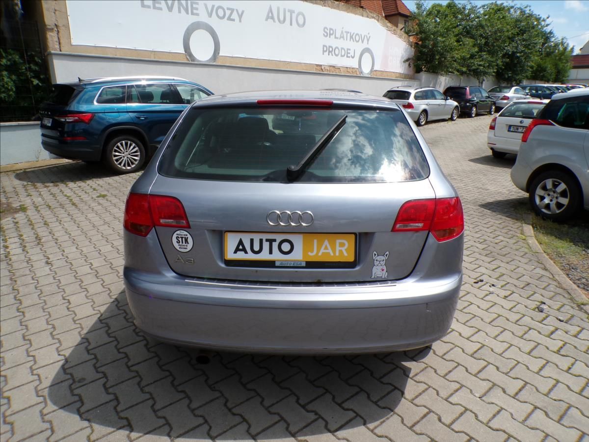 Audi A3, 1,6 i  DIGI.KLIMA - fotka 6