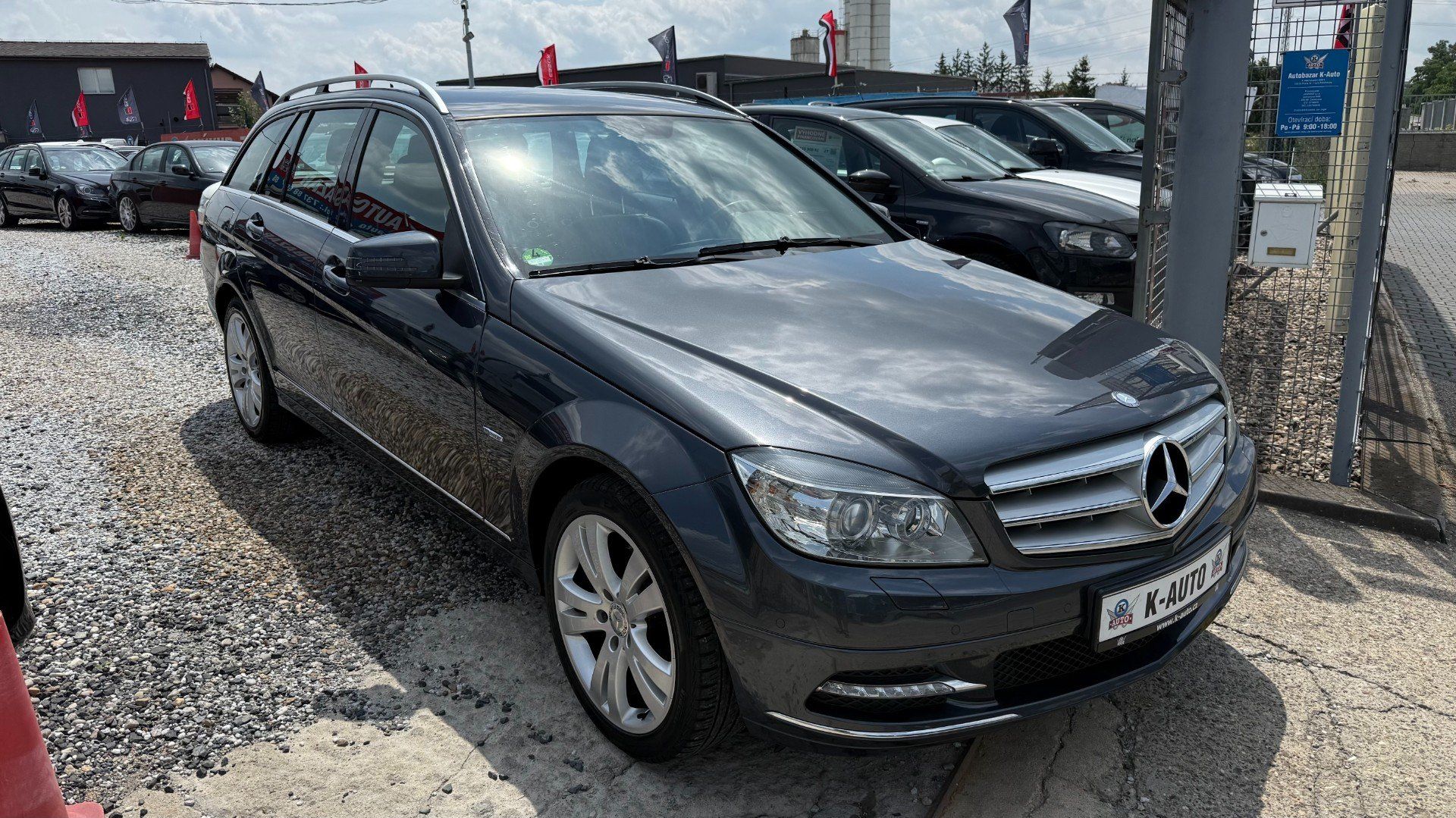 Mercedes-Benz Třídy C, C200CGI 135kW *A/T*Xenon*ALU* - fotka 3