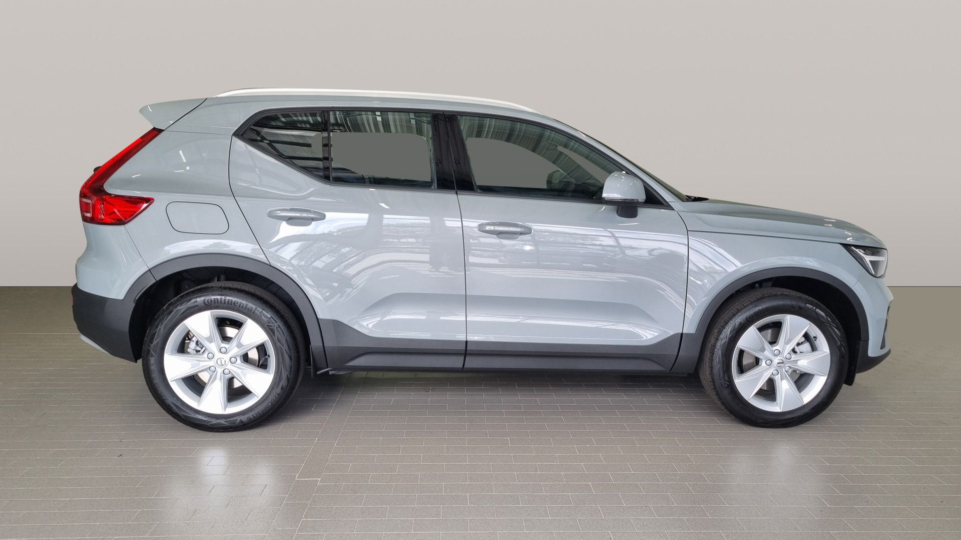 Volvo XC40, B3 2.0L 163 HP AT7 FWD CORE - fotka 4
