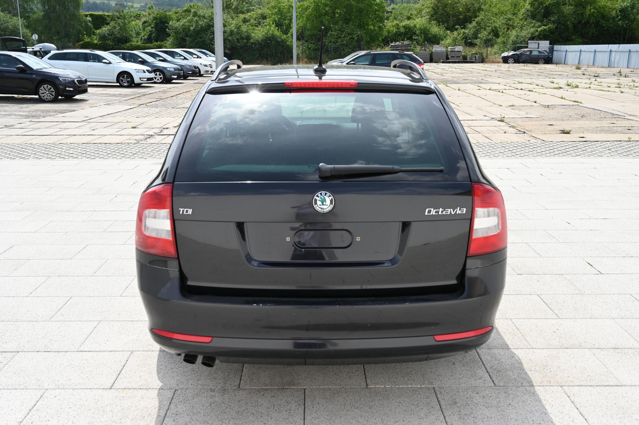 Škoda Octavia, 2.0TDI 81KW Family 7/2011 - fotka 6