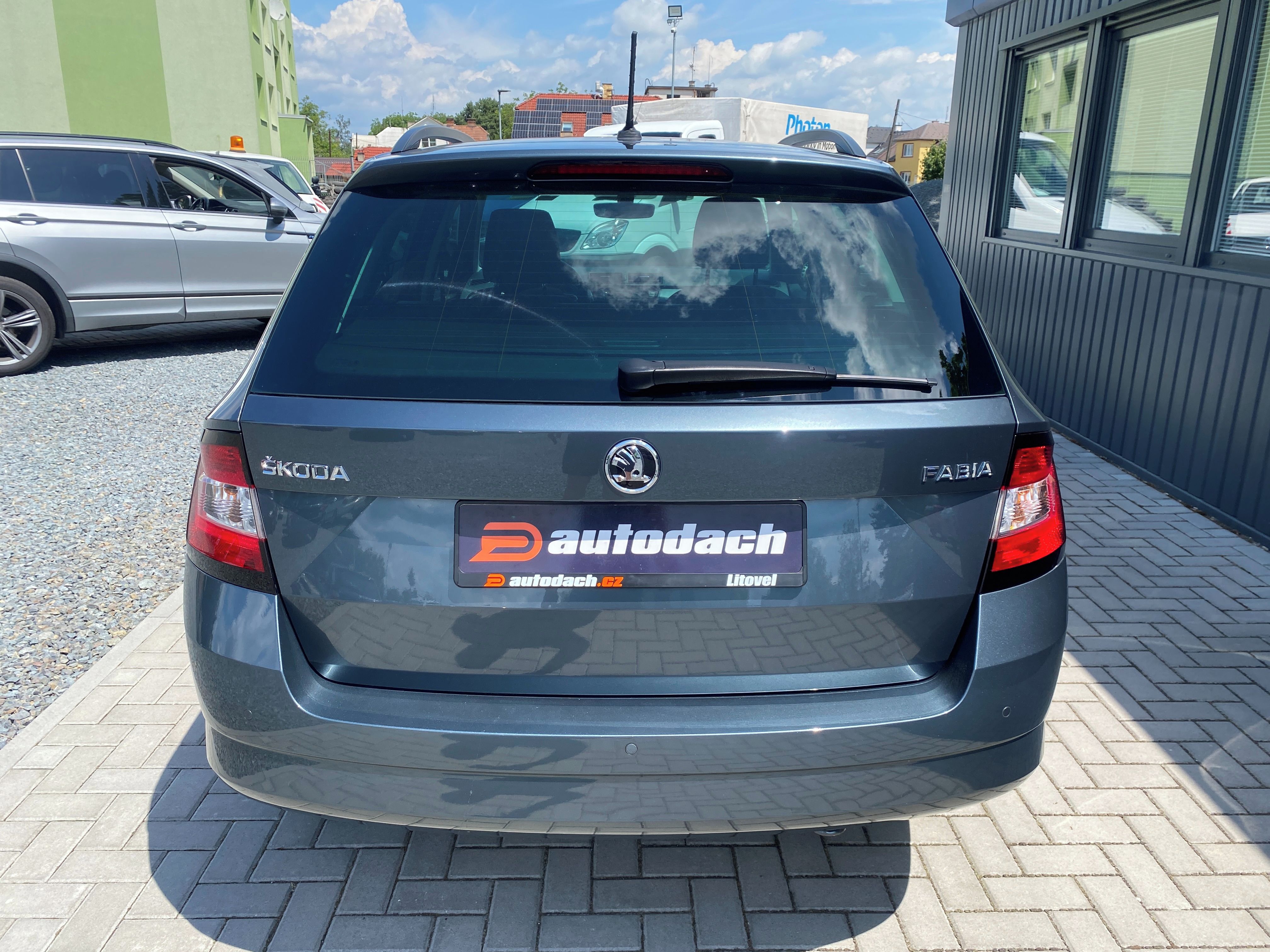 Škoda Fabia, 1.2 TSI 81kW -1xMAJ.-STYLE-LED - fotka 4