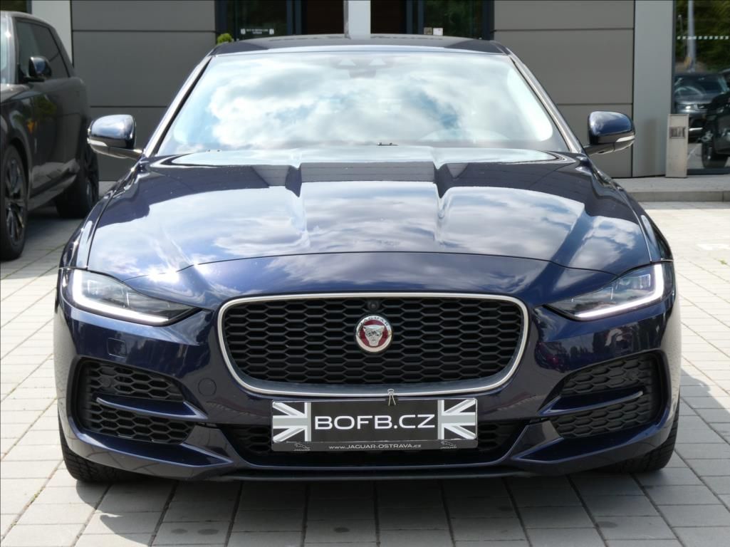 Jaguar XE, 2,0 P300 SE, 1.Maj ČR, AWD - fotka 4