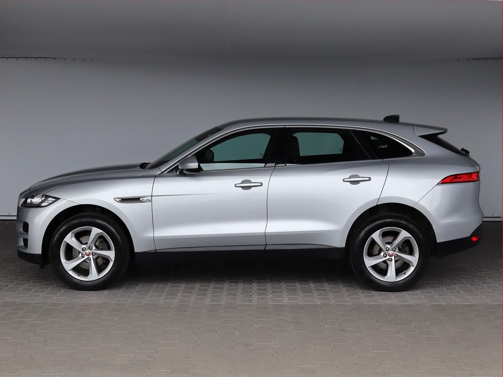 Jaguar F-Pace, 20d, 4X4, Automat, Serv.kniha - fotka 3