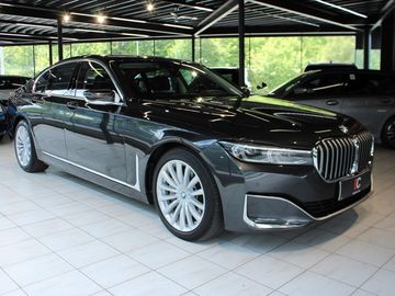 740d xDrive Masáž/NezTop/360°/