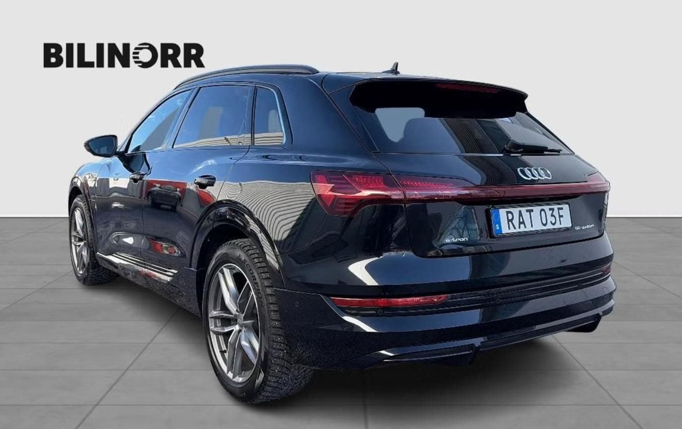 Audi e-tron, 50 Quattro 360k 4 zóny Matrix - fotka 2