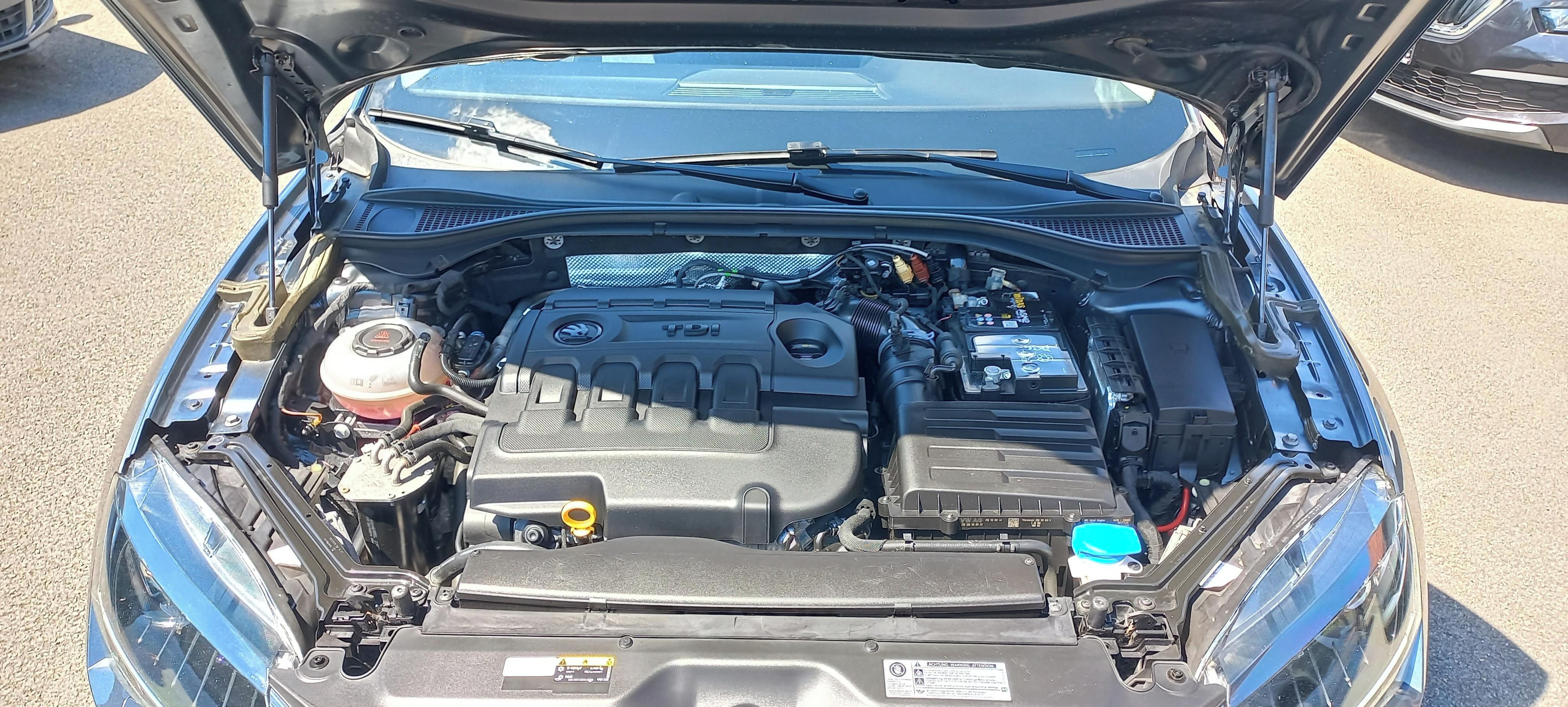 Škoda Superb, 2.0 TDI 110 kw Dsg - fotka 4