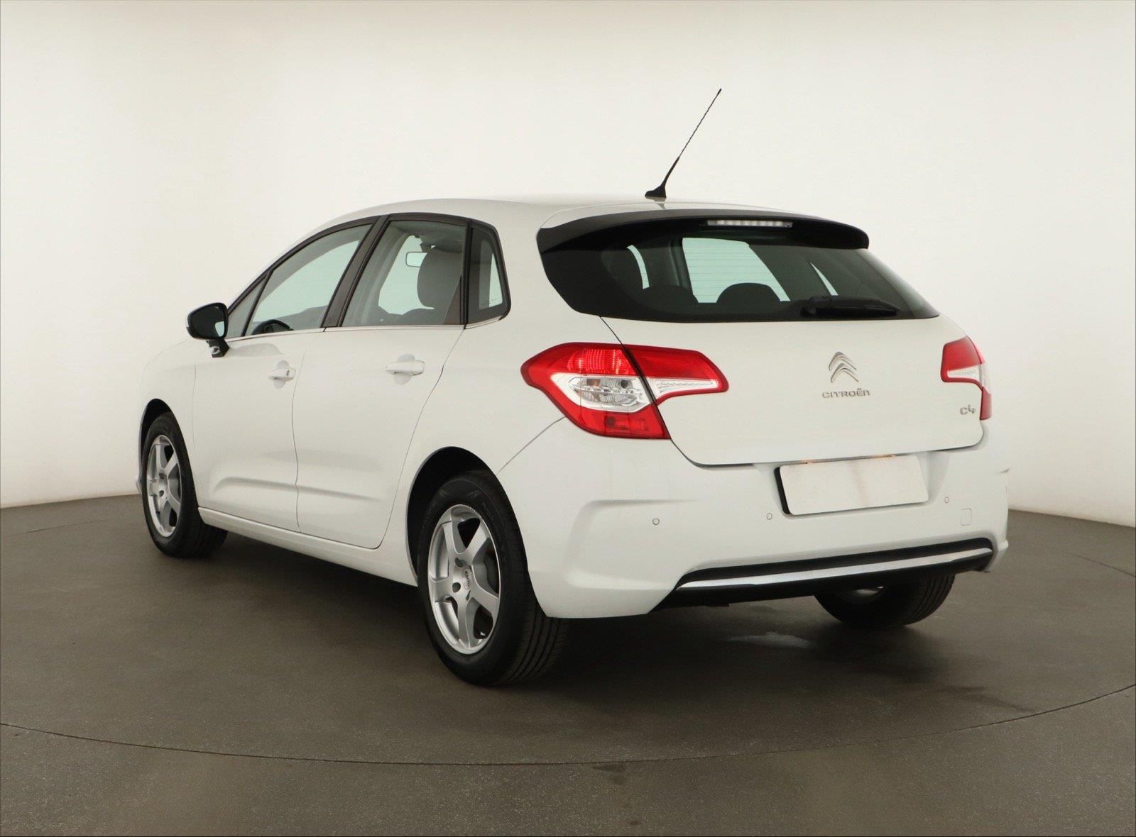 Citroën C4, 1.6 HDi, ČR,1.maj, Klima - fotka 4